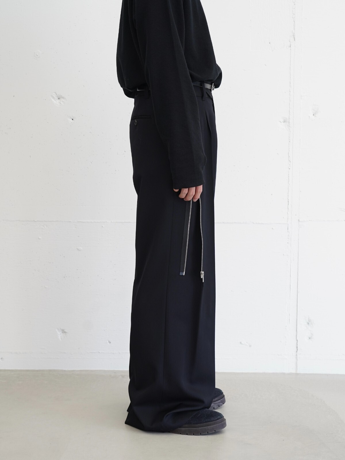 Hibiki Nakaminami WOMENS & MENS ZIPPED TROUSERS (Black) IMAGE10