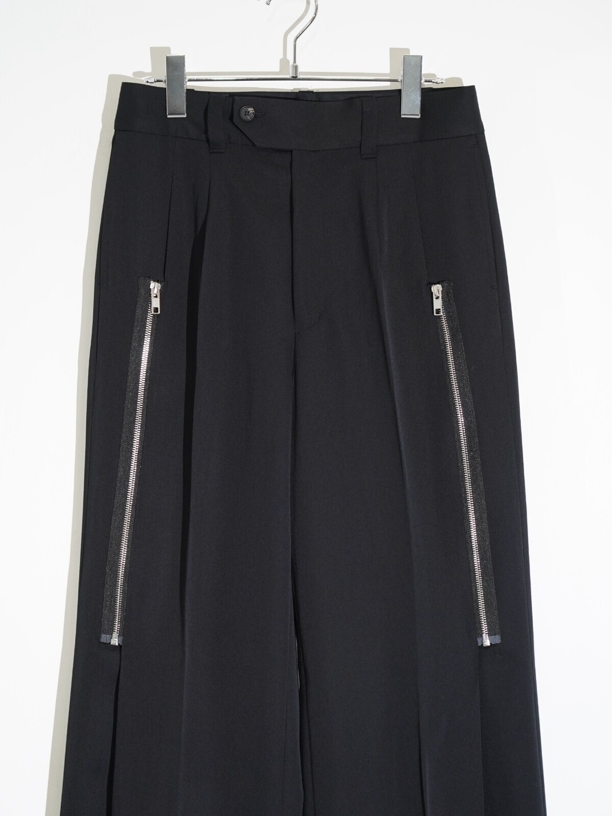Hibiki Nakaminami WOMENS & MENS ZIPPED TROUSERS (Black) IMAGE4