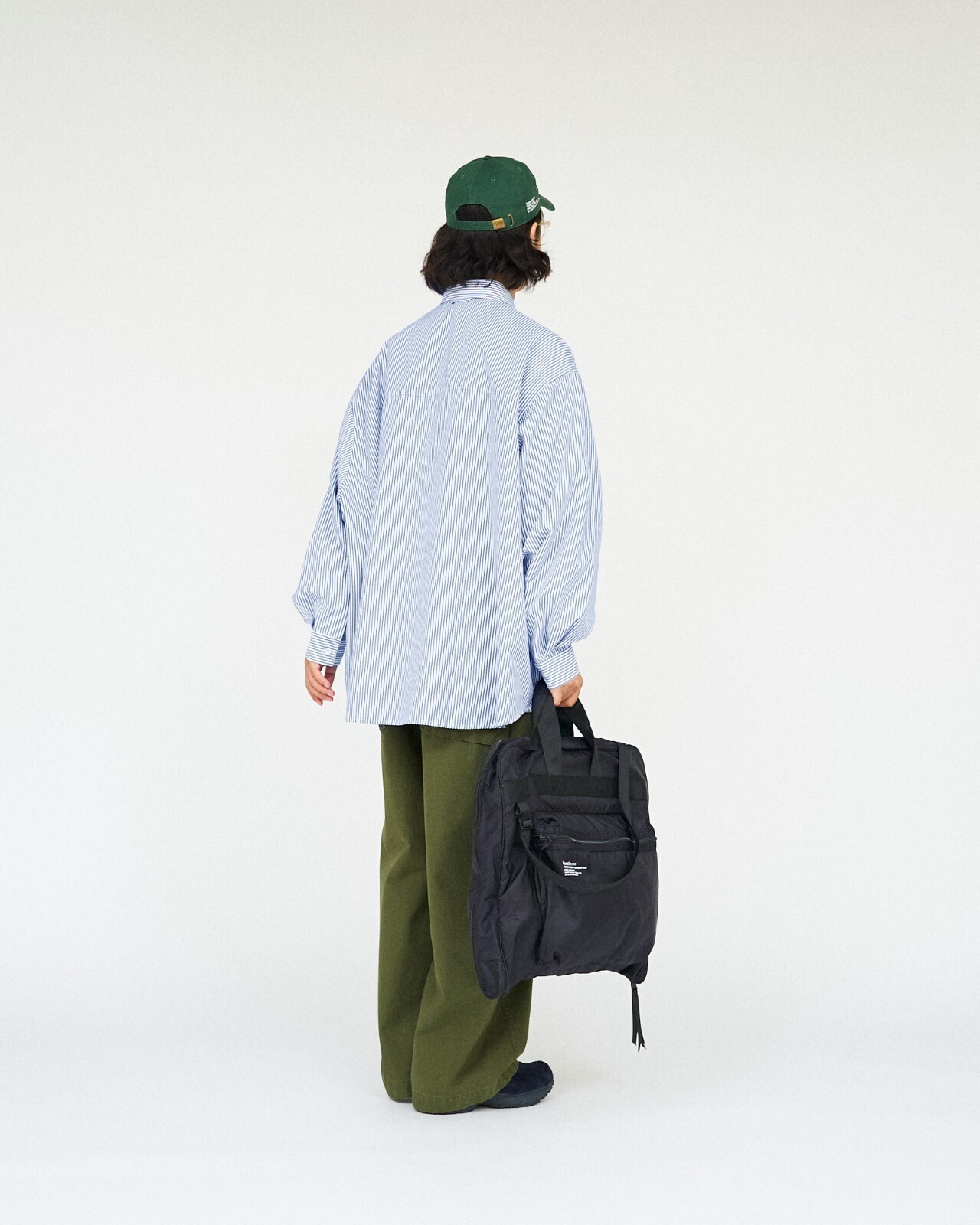 MULTI POCKET GARMENT BAG