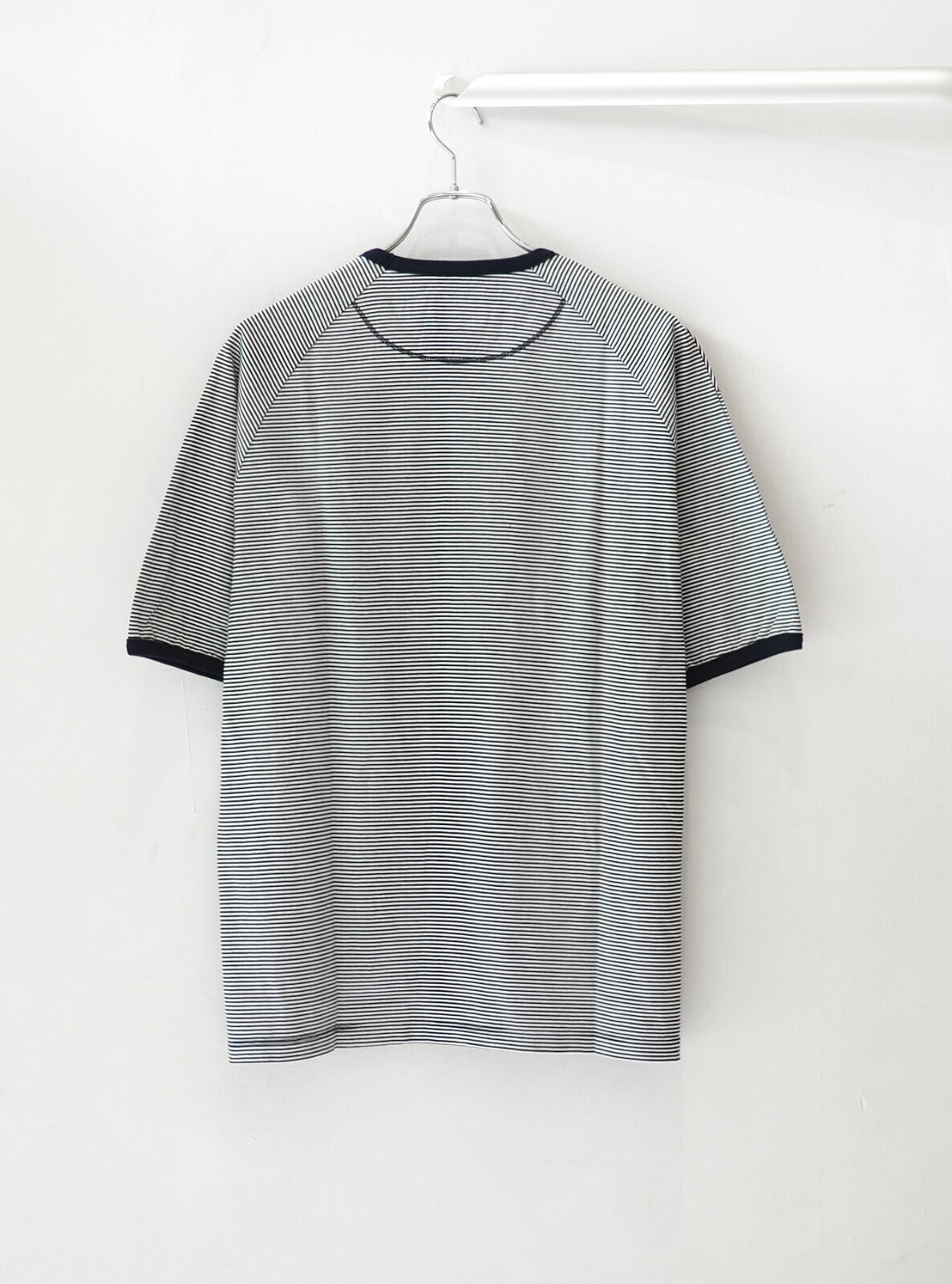 スプリットラグラン ファインボーダーTシャツ - カーリー