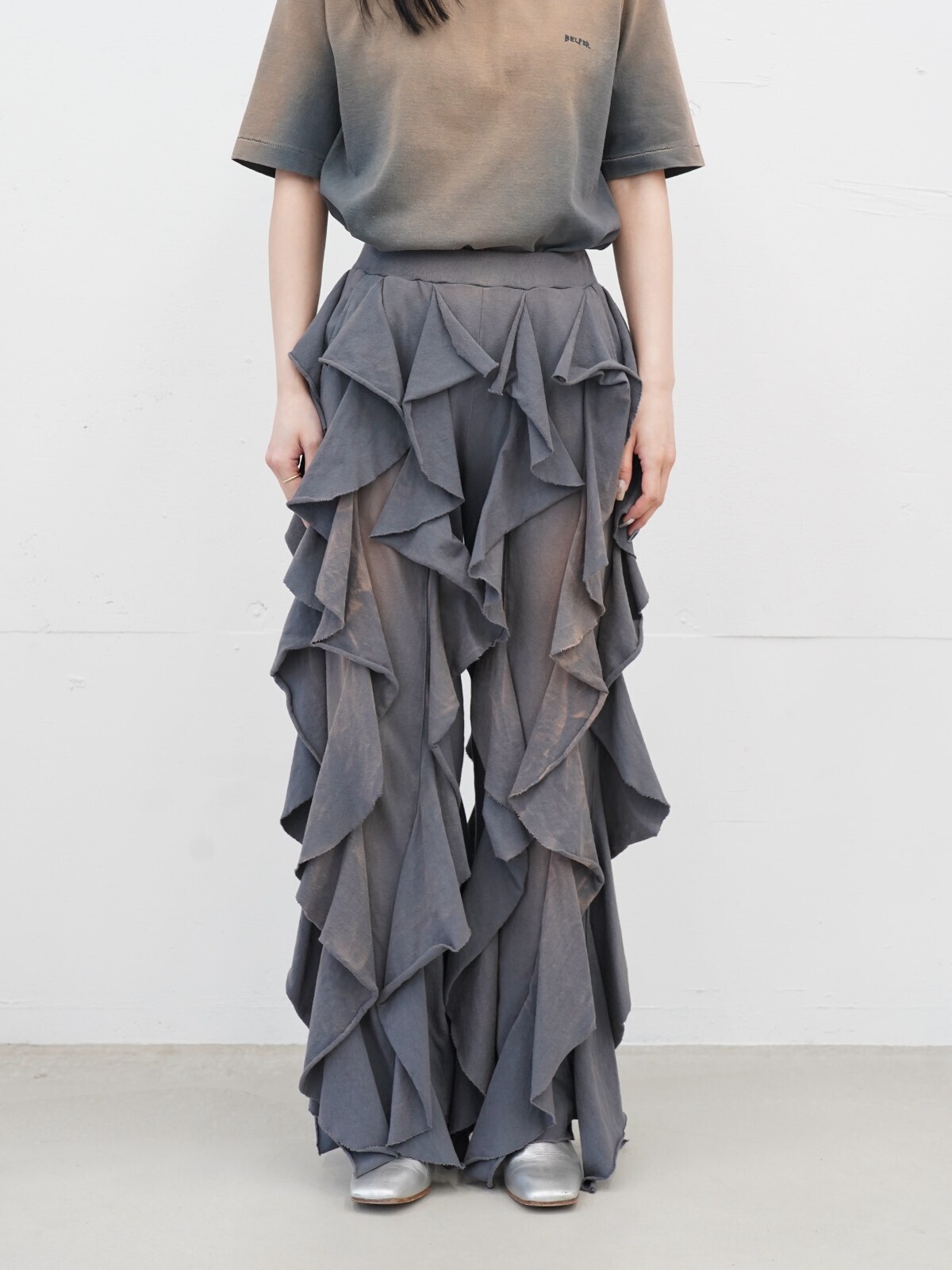 BLEACHED RUFFLE PANTS - BELPER WOMENS & MENS|Official BLEACHED RUFFLE PANTS - BELPER WOMENS & MENS|Official
