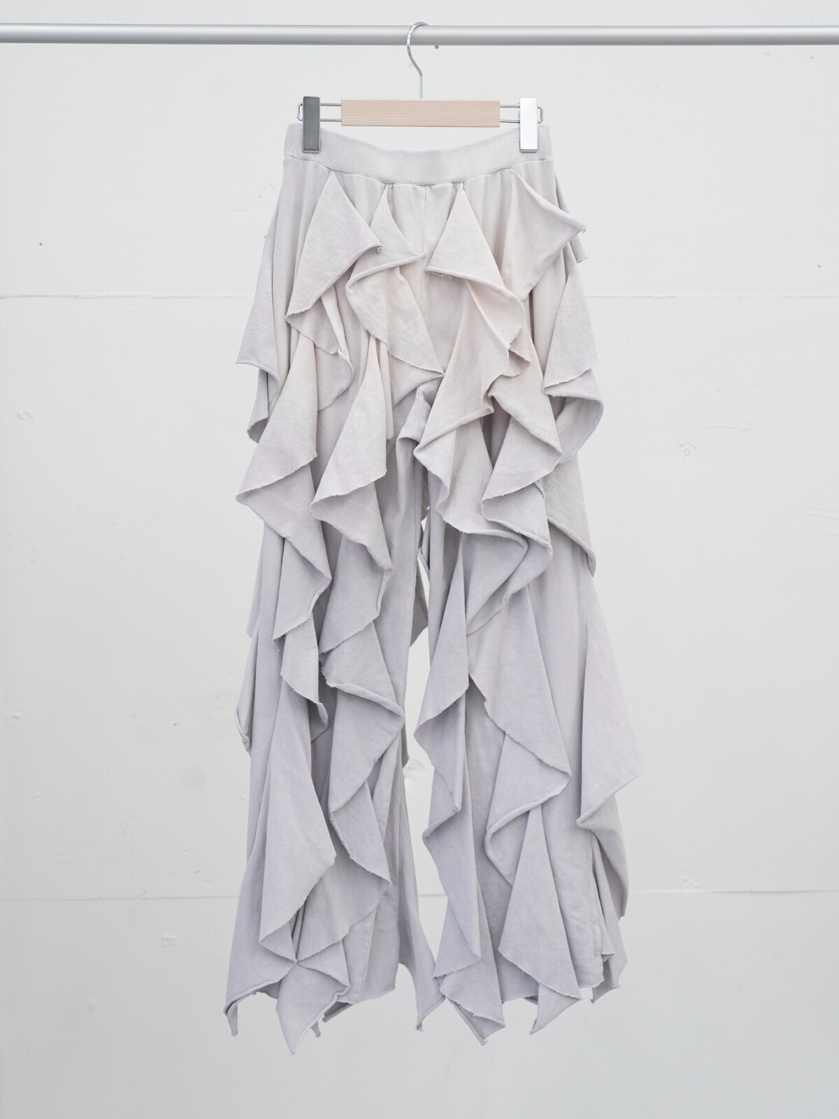 BLEACHED RUFFLE PANTS - BELPER WOMENS & MENS｜Official