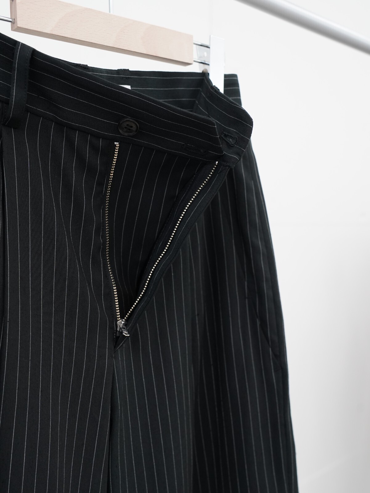 BELPER 女士 & 男士 STRIPE TUCKED TROUSERS 图片10