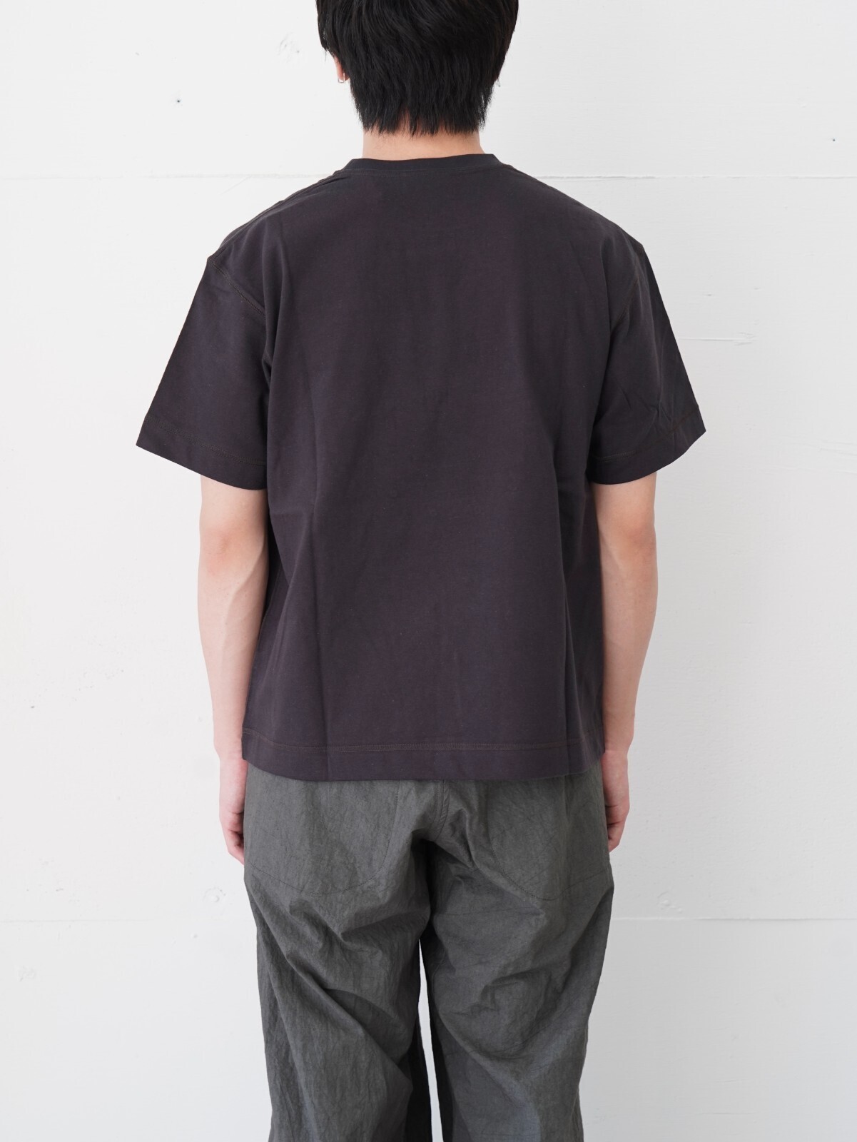 JIAN YE WOMENS & MENS CIRCLE T IMAGE10