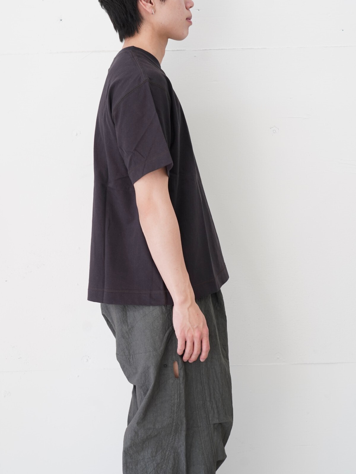 JIAN YE WOMENS & MENS CIRCLE T IMAGE9