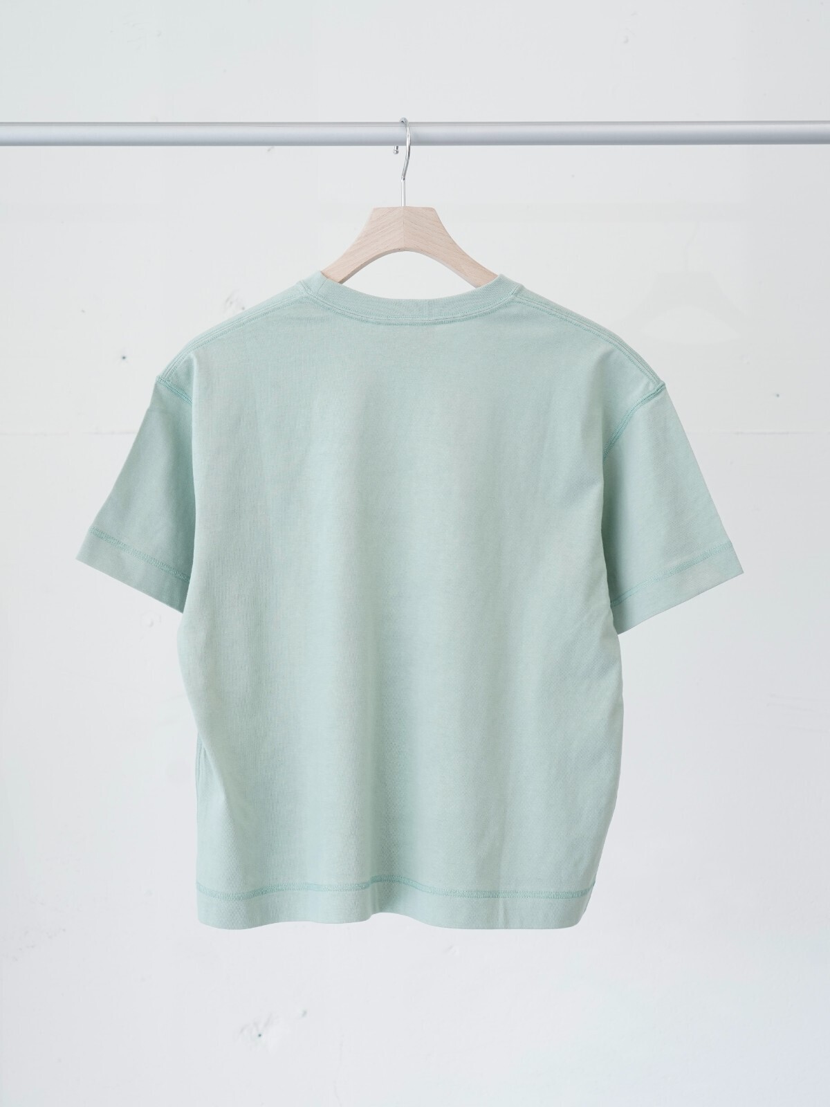 JIAN YE WOMENS & MENS CIRCLE T IMAGE5