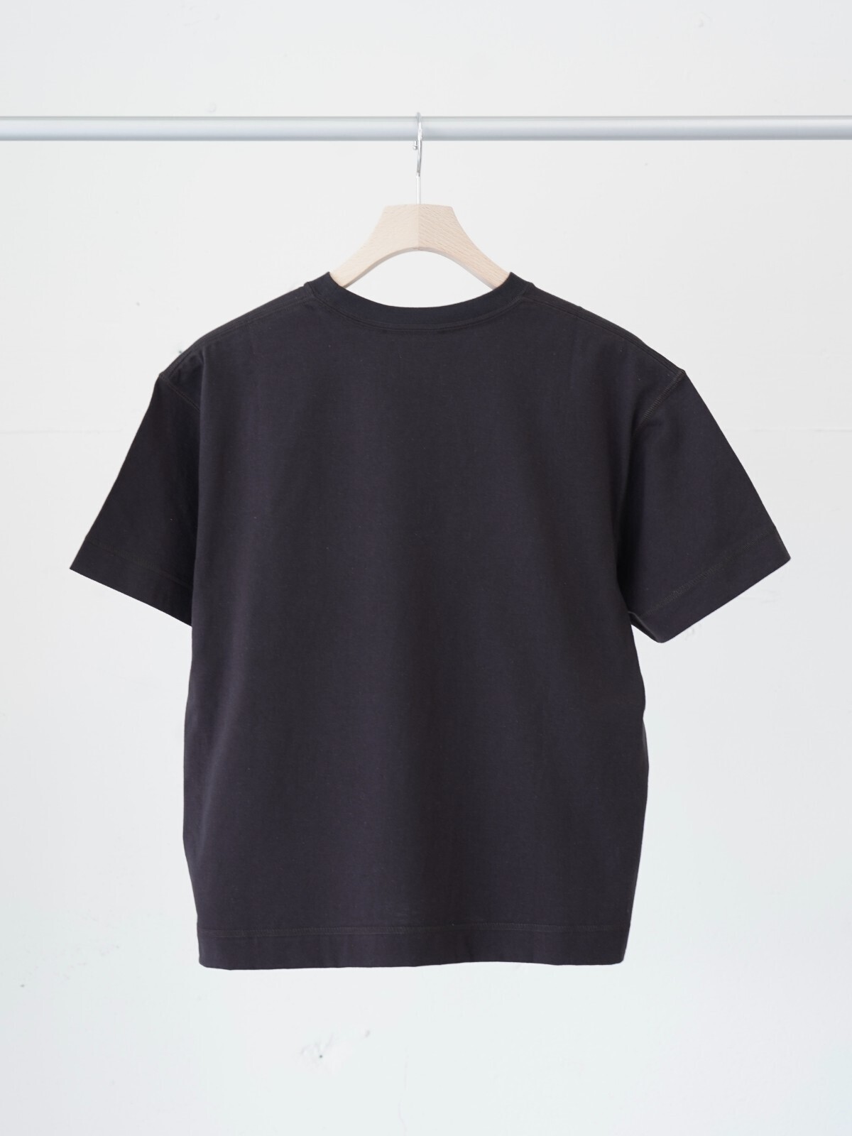 JIAN YE WOMENS & MENS CIRCLE T IMAGE12