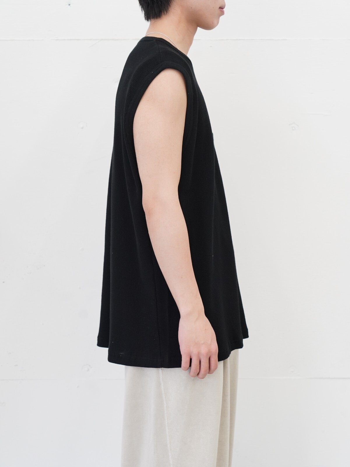 SEVEN BY SEVEN 남성 WRAP AROUND SLEEVELESS TEE - Recycle supima waffle - 이미지2