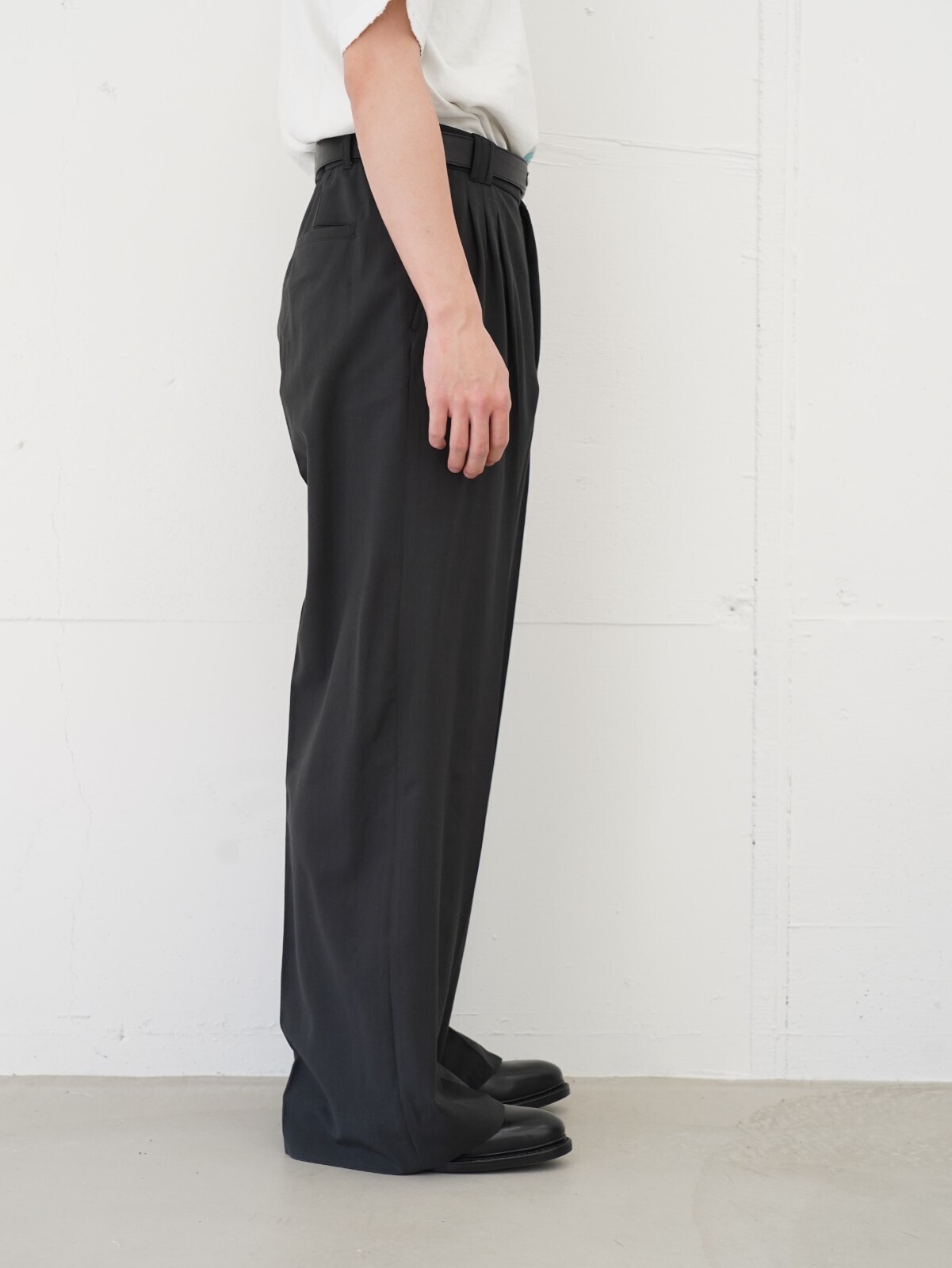 YOKE 男士 WOOL TROPICAL 3PLEATED WIDE-LEG TROUSERS 圖片8