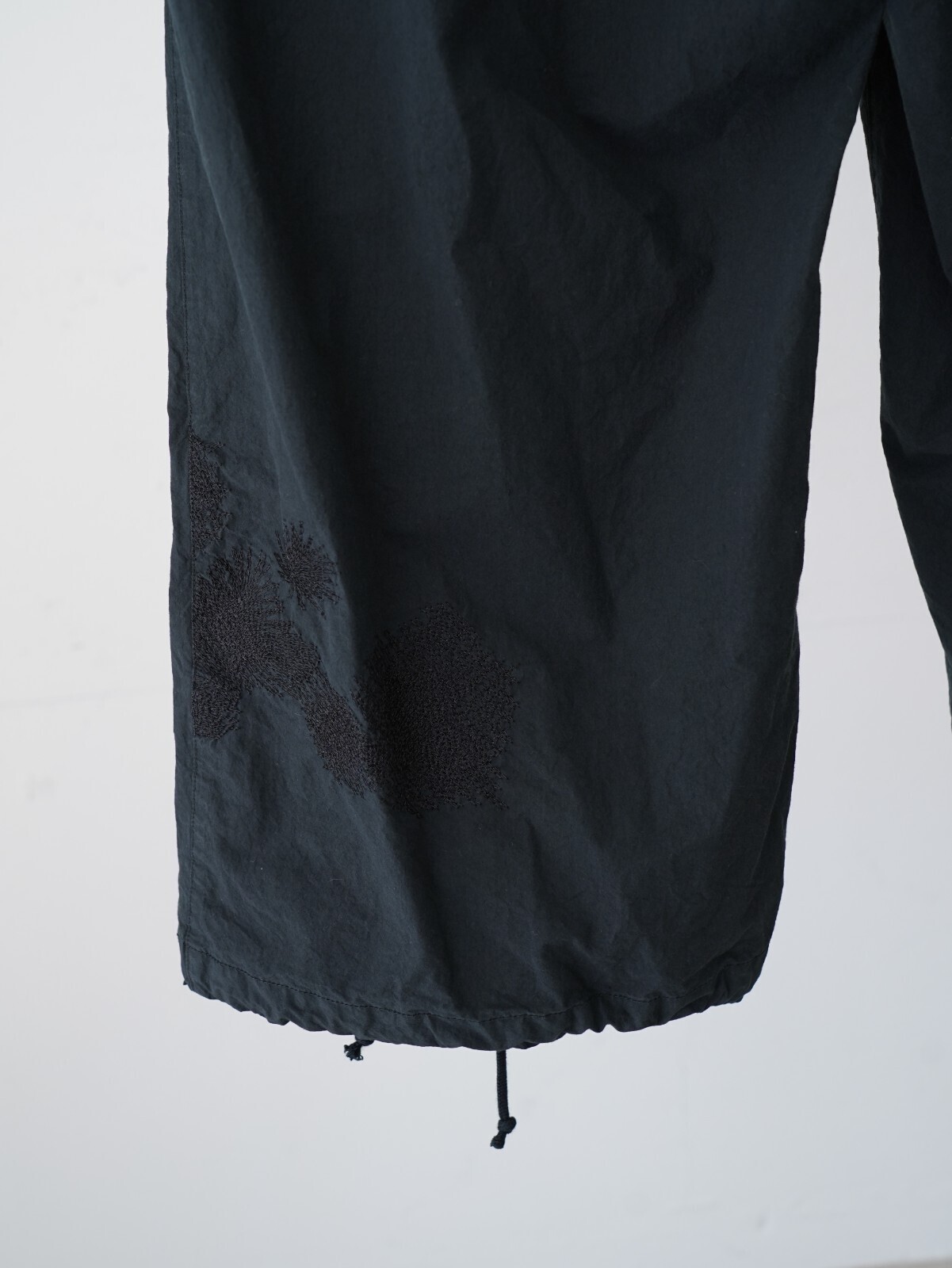 ヨーク メンズ エンブロイダリーオーバーパンツ 画像4