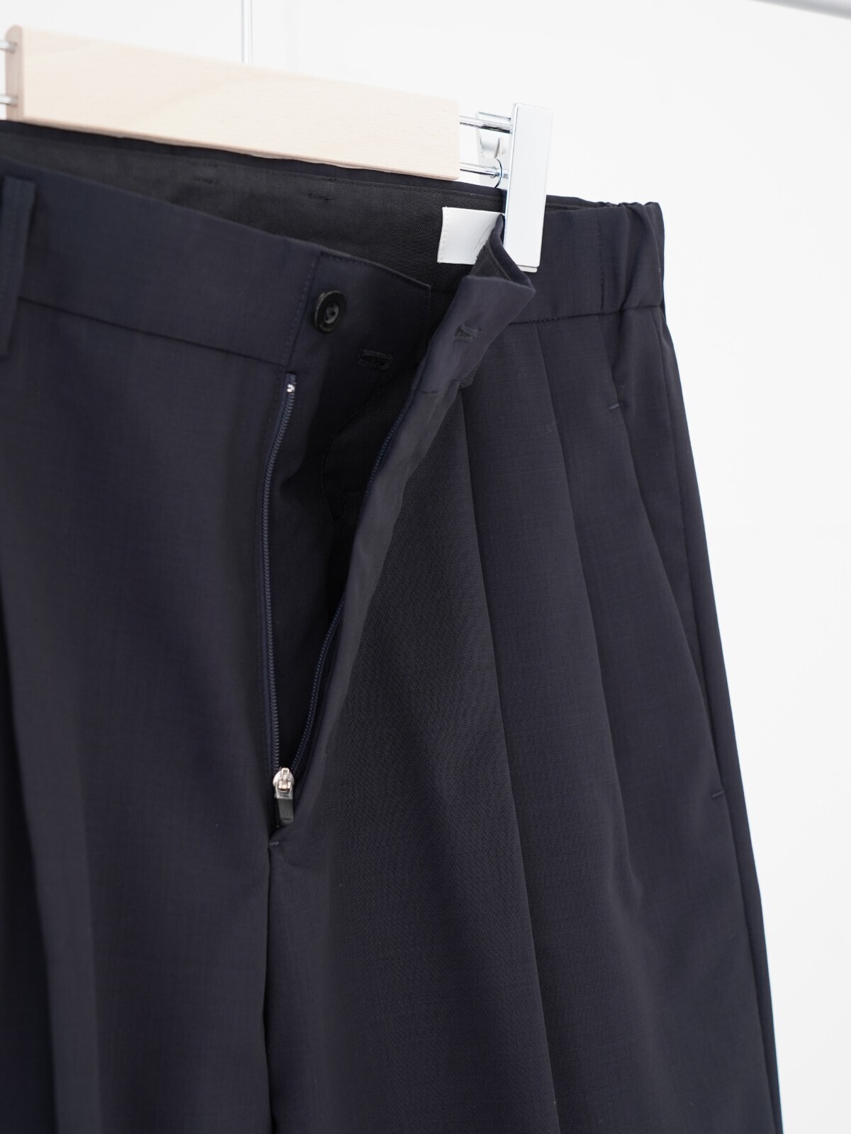 イレニサ メンズ ツータックワイドトラウザーズ 画像11