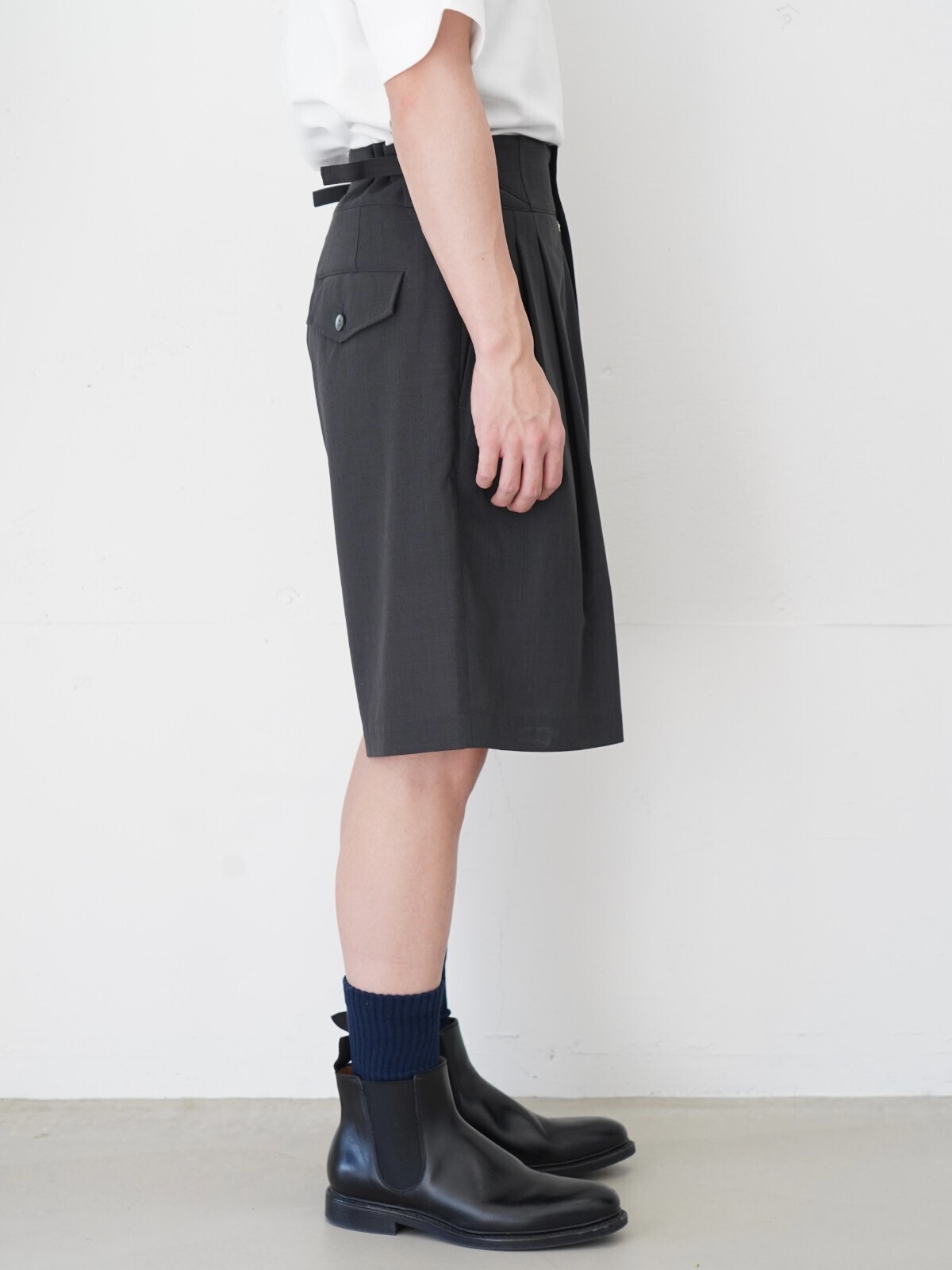 IRENISA 男裝 TWO TUCKS WIDE SHORTS 圖片14