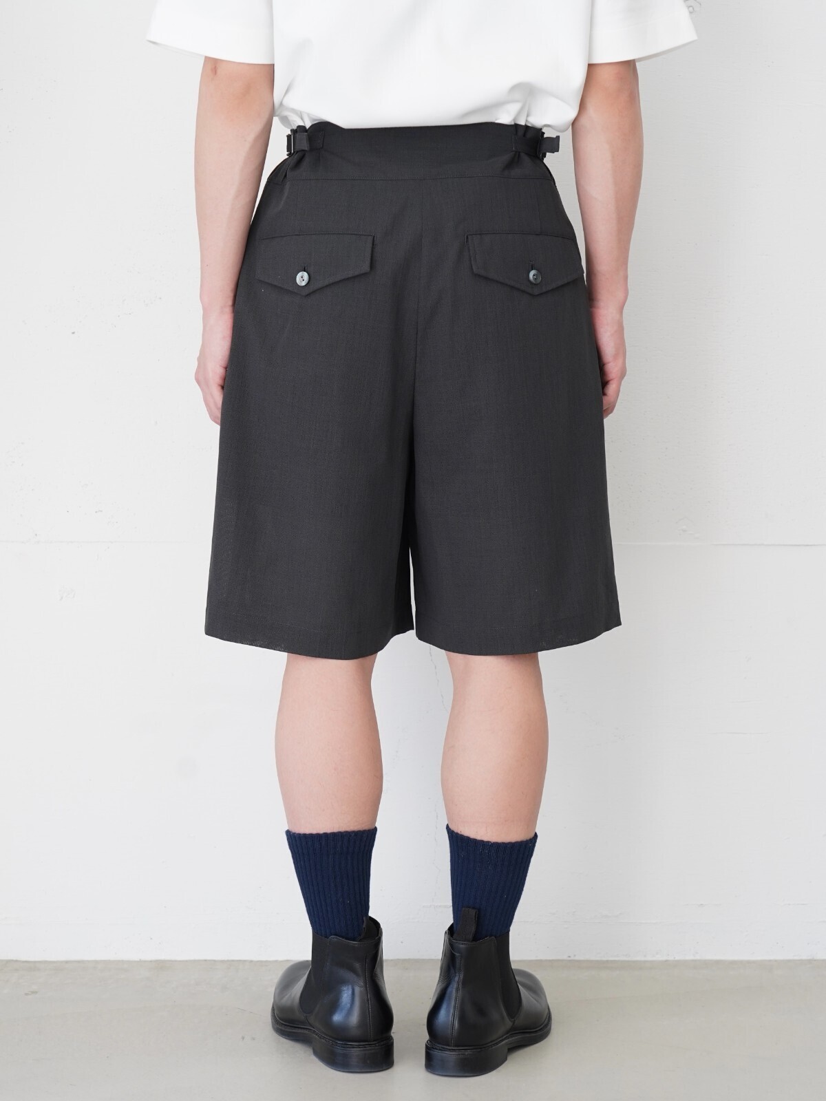 IRENISA 男裝 TWO TUCKS WIDE SHORTS 圖片15