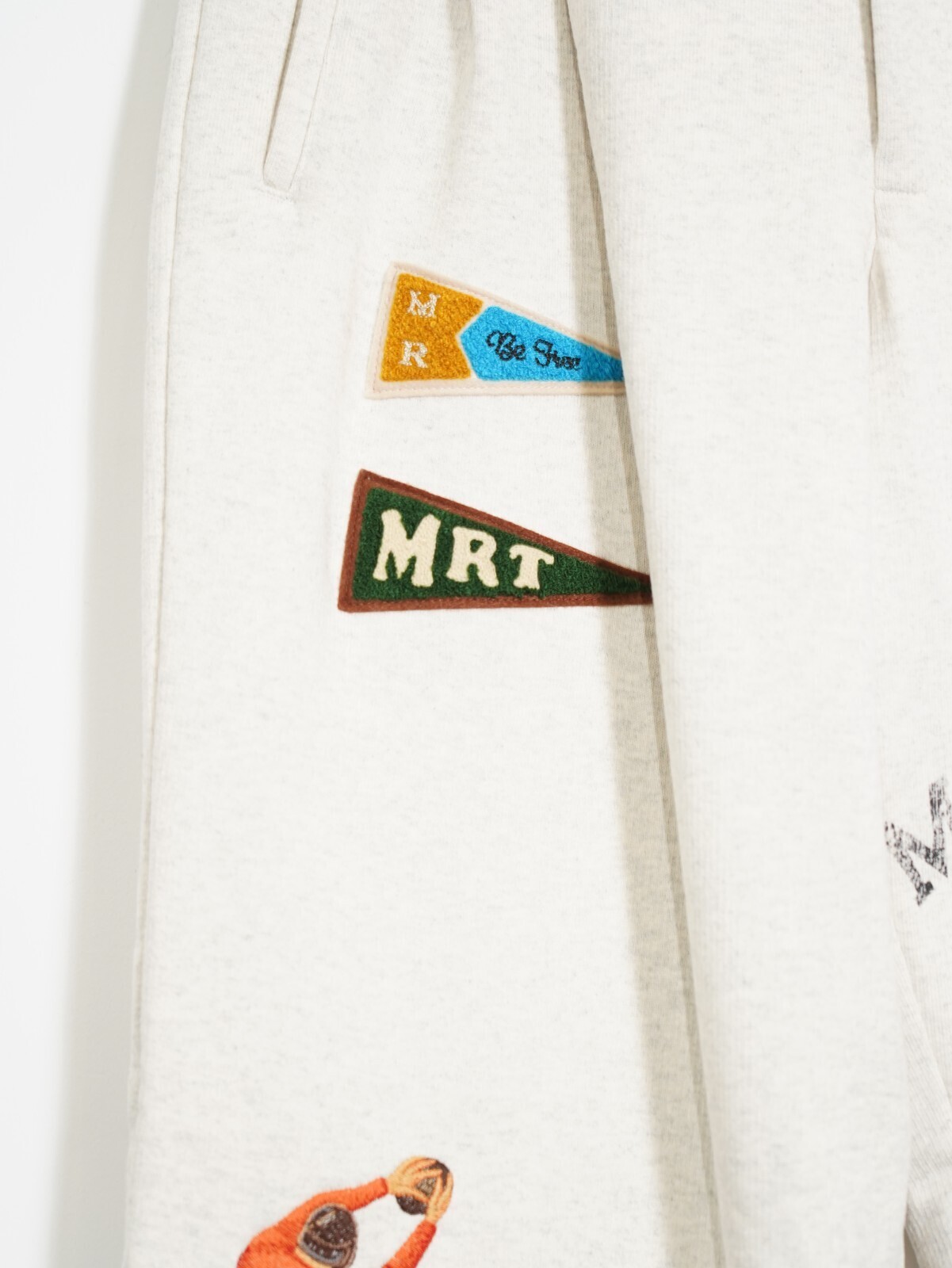 コッキ メンズ マルチエンボディードデザイン スウェットパンツ 画像13