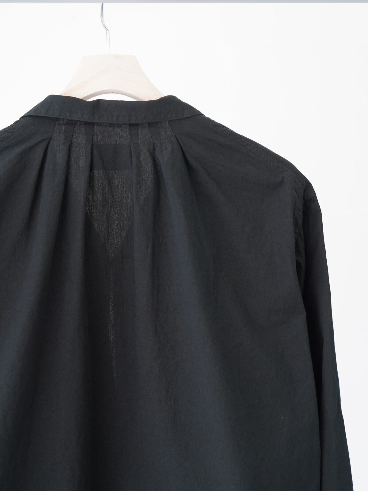 SARTO 남성 TUCKED SLEEVE EMBROIDERY BLOUSE 이미지9