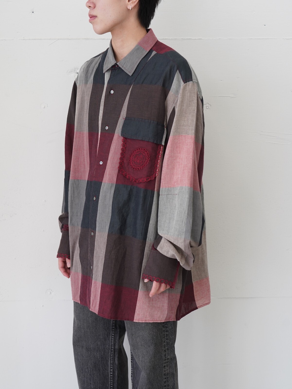 mister it. 女士 & 男士 Regular Collar Shirt "Amnaye" 图片2