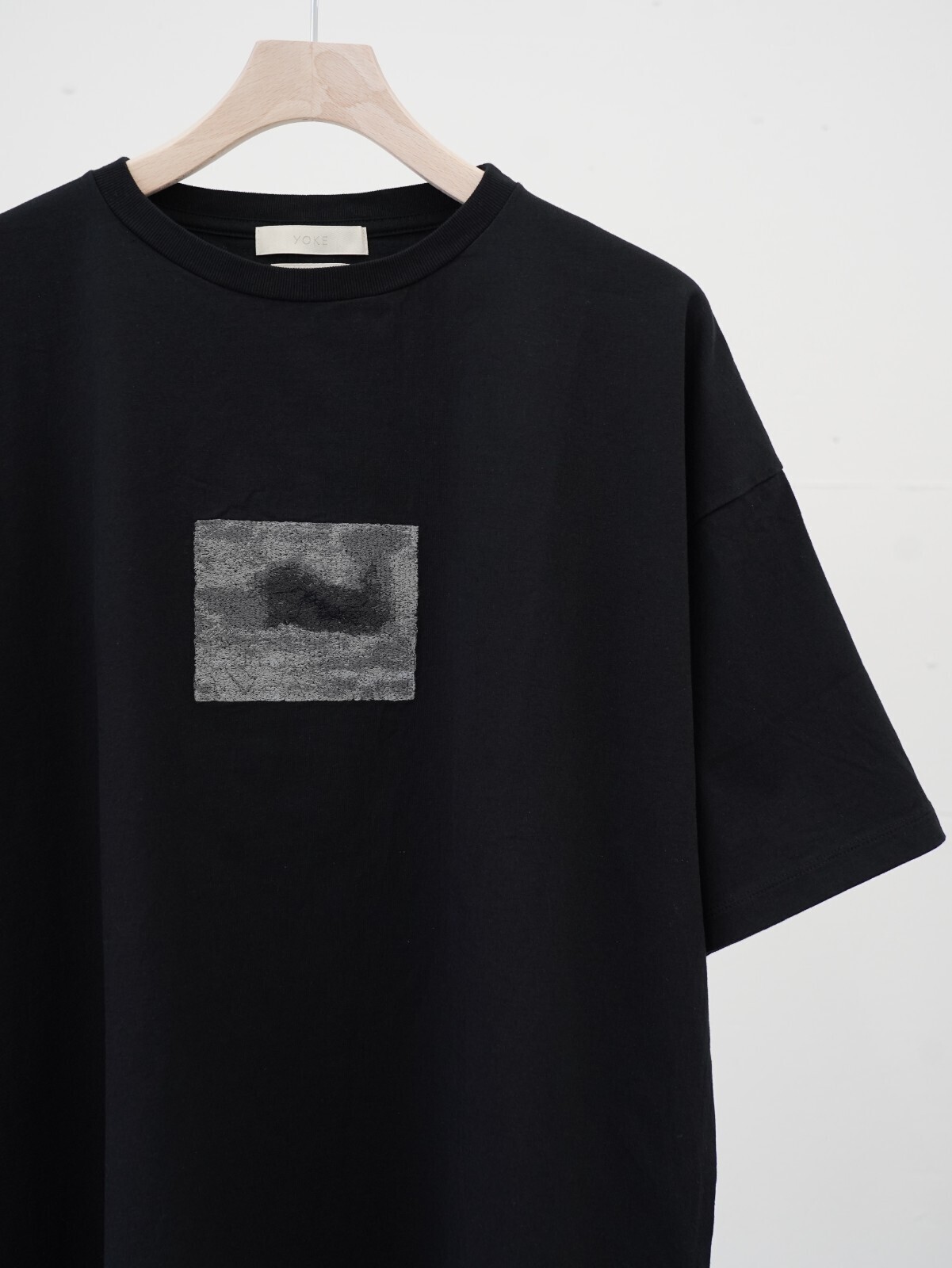 エンブロイダリーTシャツ | YOKE