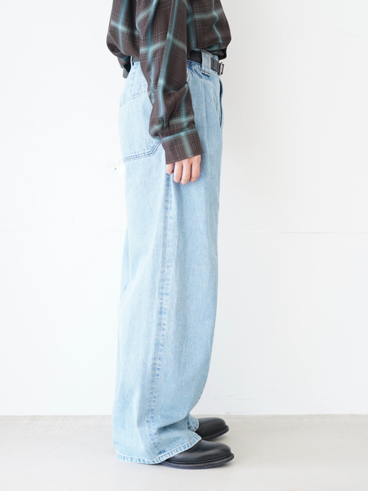 YOKE MENS Vintaged Wash Denim 3pleated Wide-leg Trousers IMAGE2