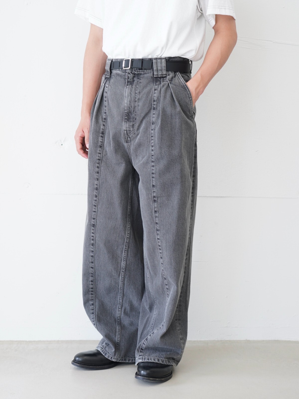 YOKE MENS Vintaged Wash Denim 3pleated Wide-leg Trousers IMAGE16