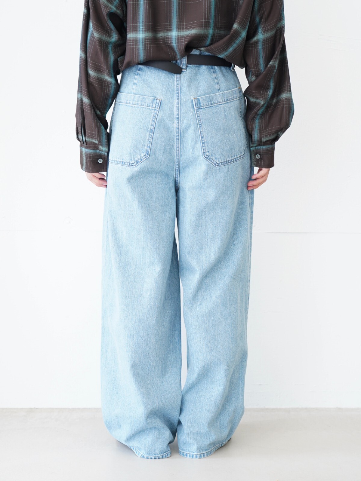 YOKE MENS Vintaged Wash Denim 3pleated Wide-leg Trousers IMAGE3