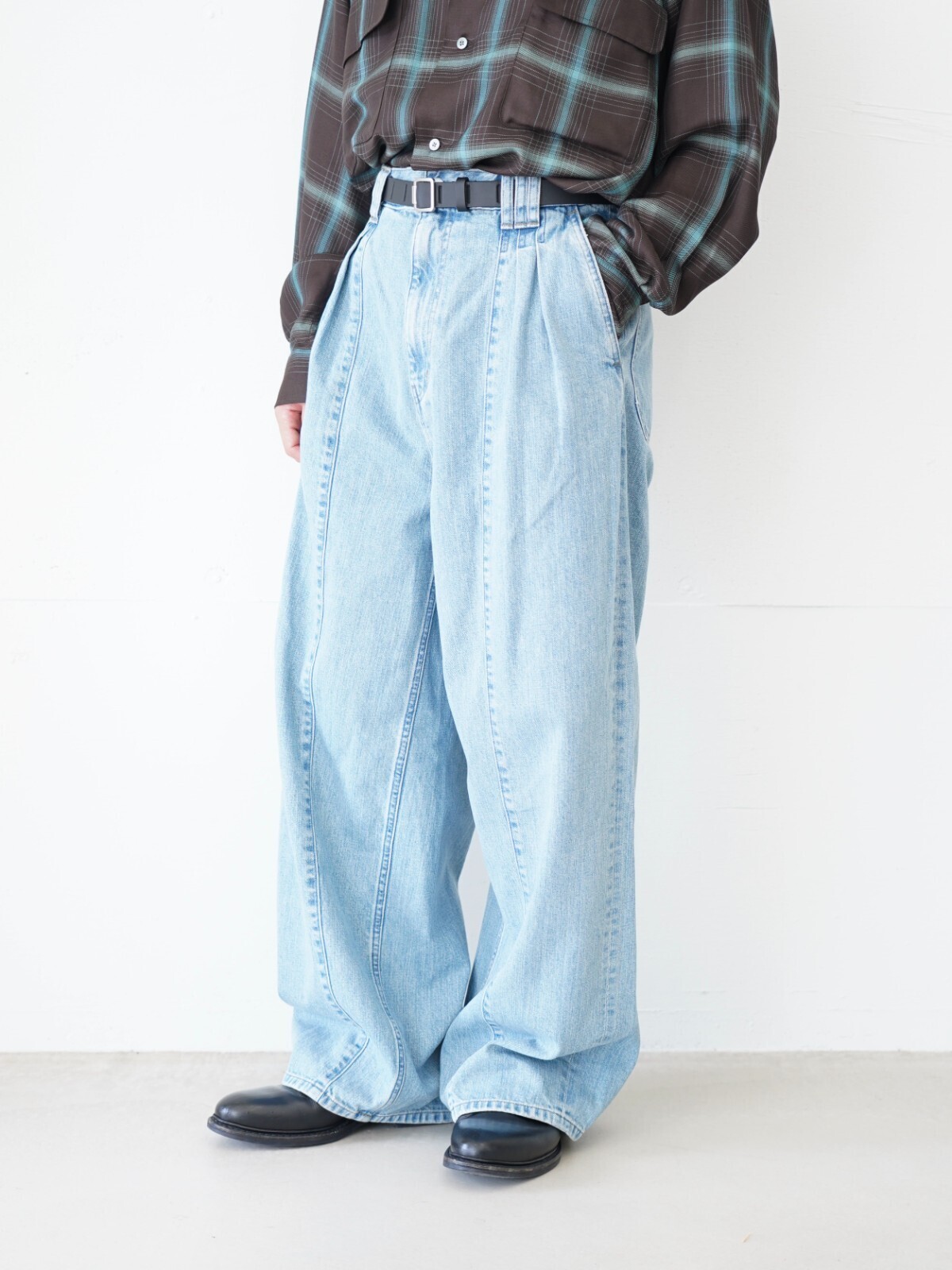 YOKE MENS Vintaged Wash Denim 3pleated Wide-leg Trousers IMAGE4