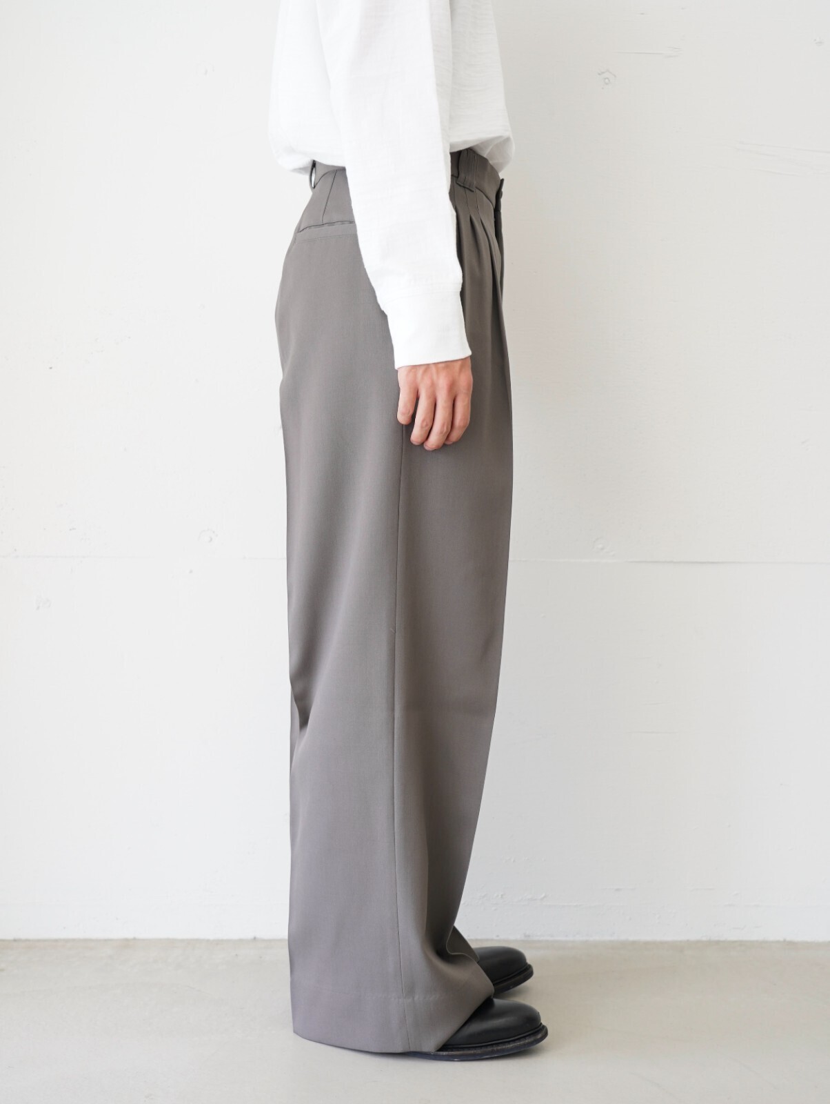 YOKE MENS 3pleated Wide-leg Trousers IMAGE15