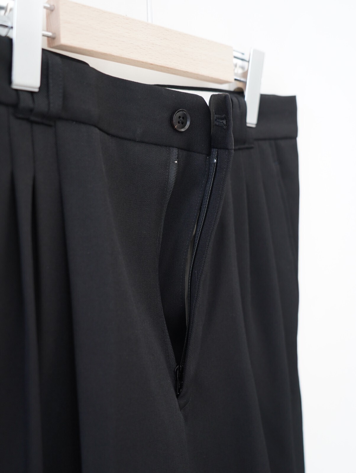 YOKE MENS 3pleated Wide-leg Trousers IMAGE10