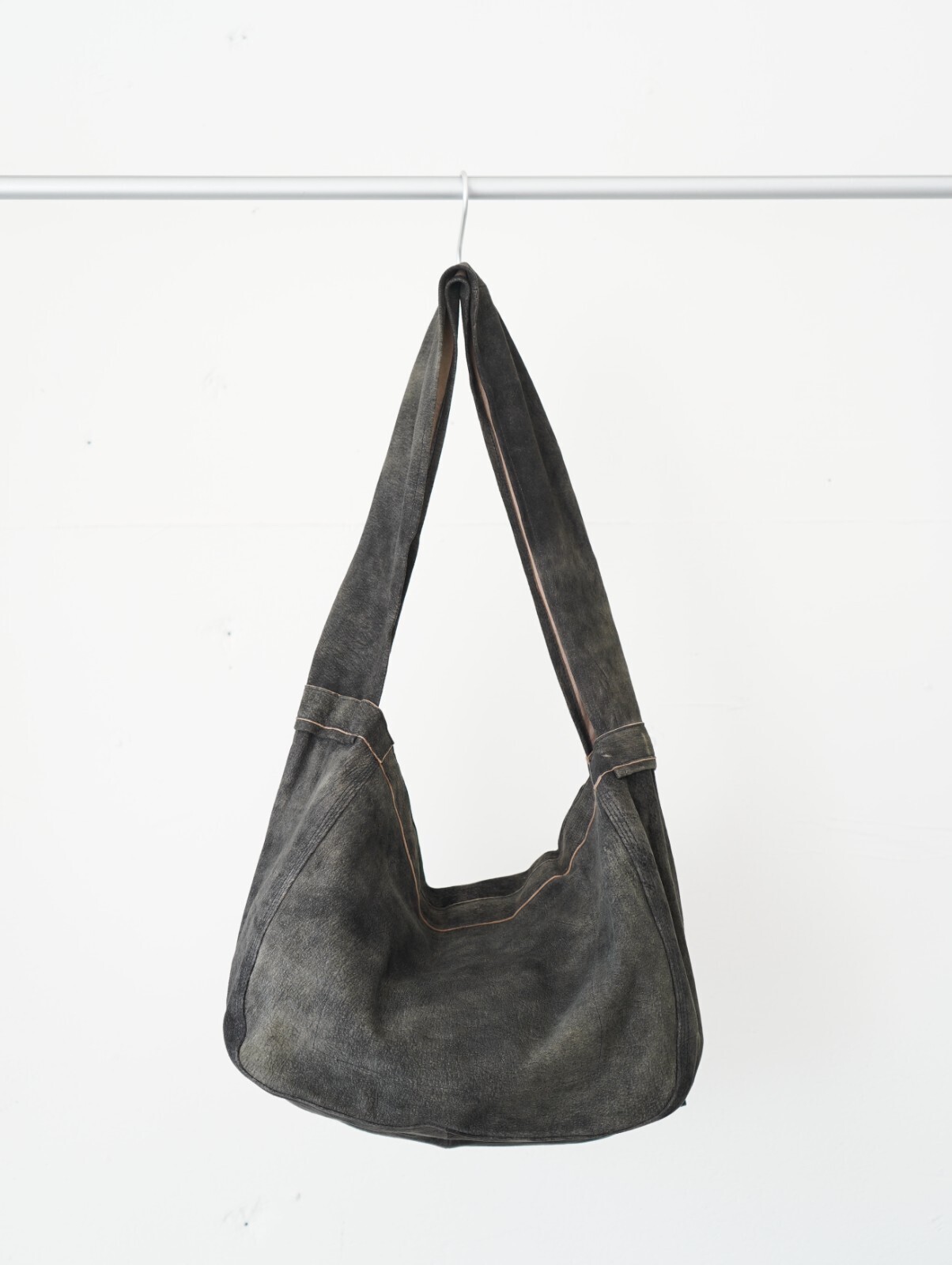 セブンバイセブン メンズ レザーショルダーバッグ -ゴートスウェードアンティークフィニッシュ- 画像6