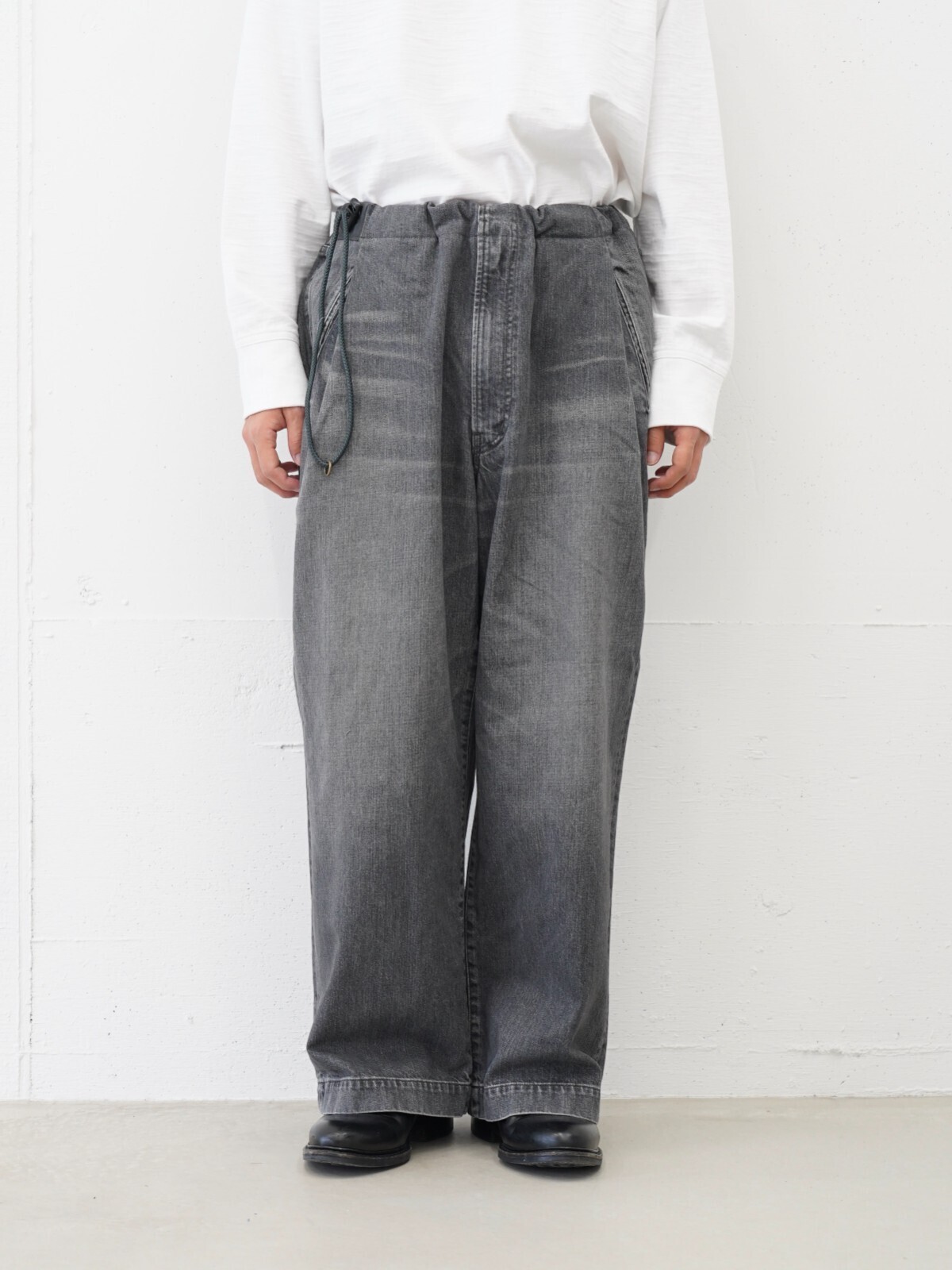 ANTHEM A 여성 & 남성 WASHED DENIM NO-BRAINER PANTS 이미지1