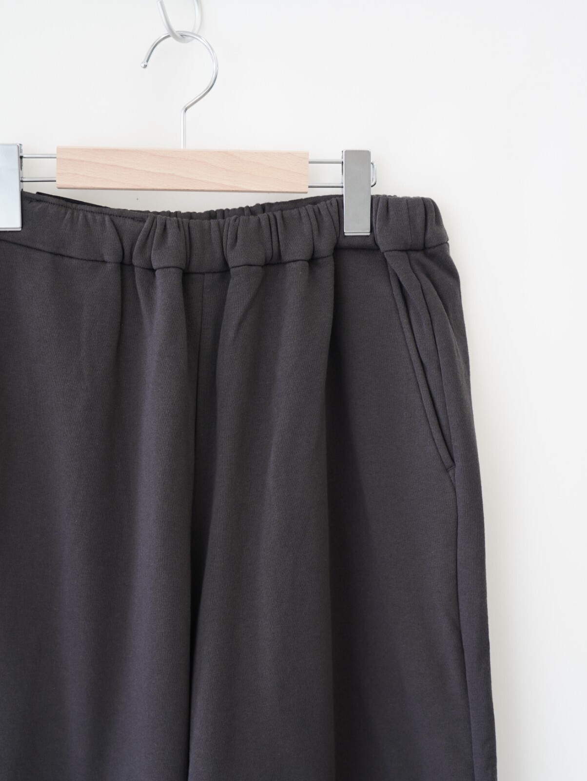 WONDER ROOM 女士 & 男士 sweat slacks “FRIEND” (25AW) 圖片7