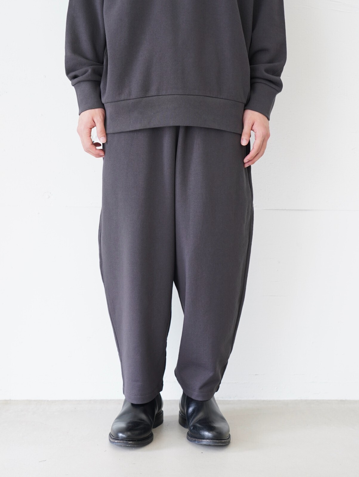 WONDER ROOM 女士 & 男士 sweat slacks “FRIEND” (25AW) 圖片1