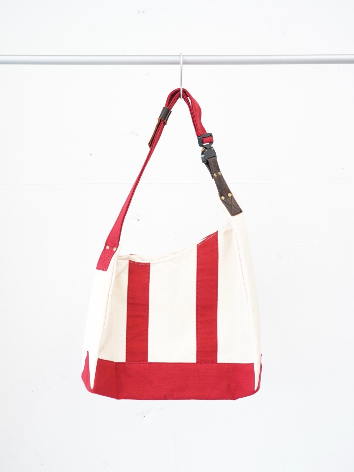 KHOKI 女士 & 男士 3D cutting messenger bag 圖片14