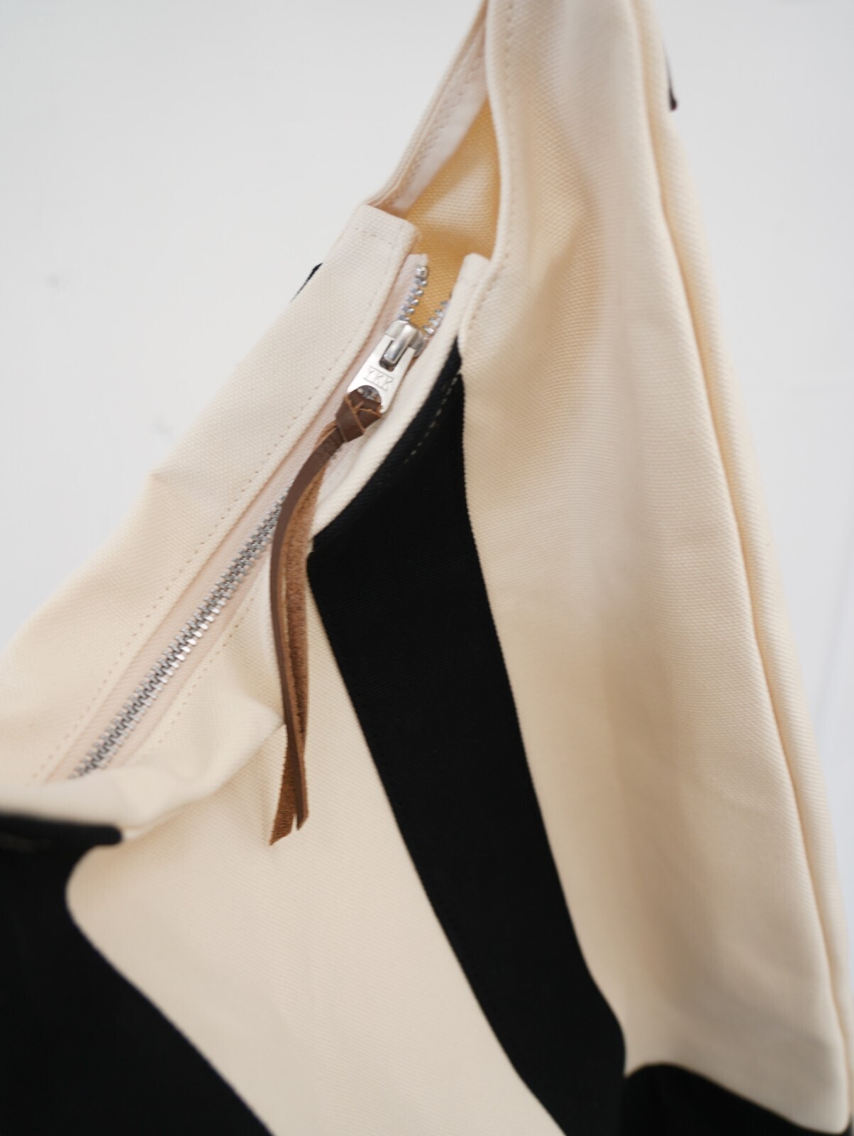 KHOKI 女士 & 男士 3D cutting messenger bag 圖片30