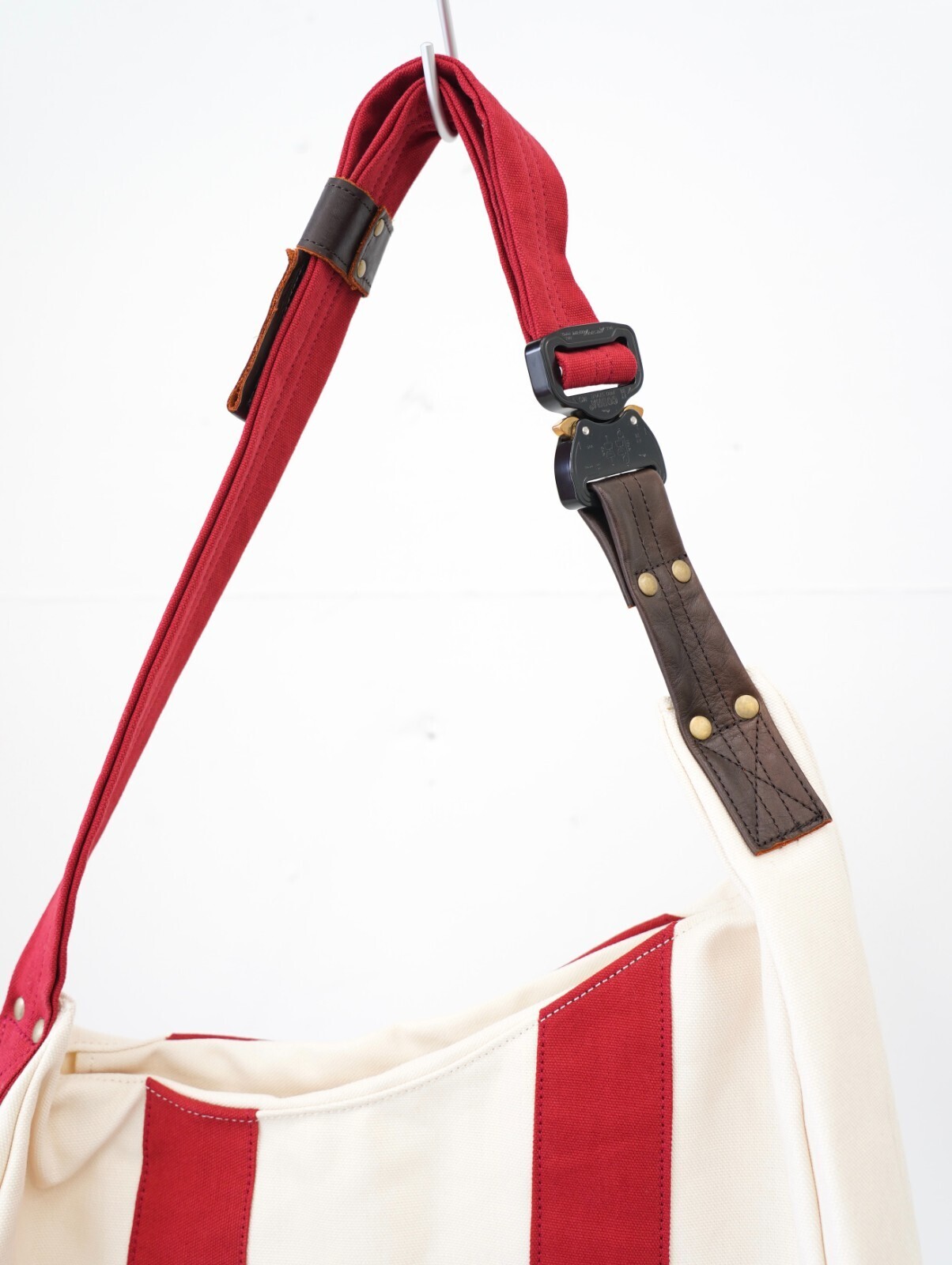 KHOKI 女士 & 男士 3D cutting messenger bag 圖片15