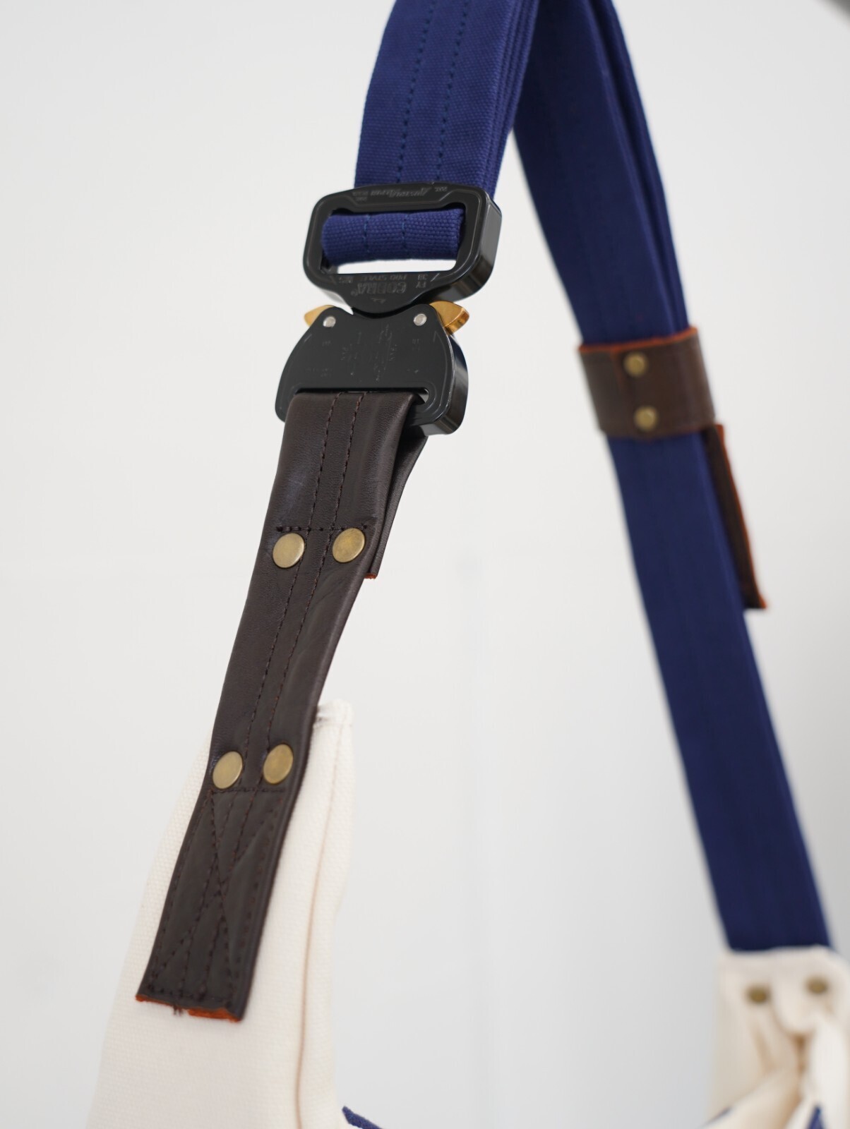 KHOKI 女士 & 男士 3D cutting messenger bag 圖片5