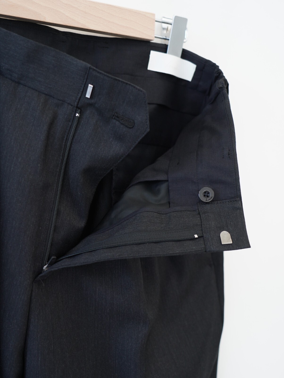 IRENISA MENS TWO TUCKS WIDE TROUSERS (25AW) IMAGE11