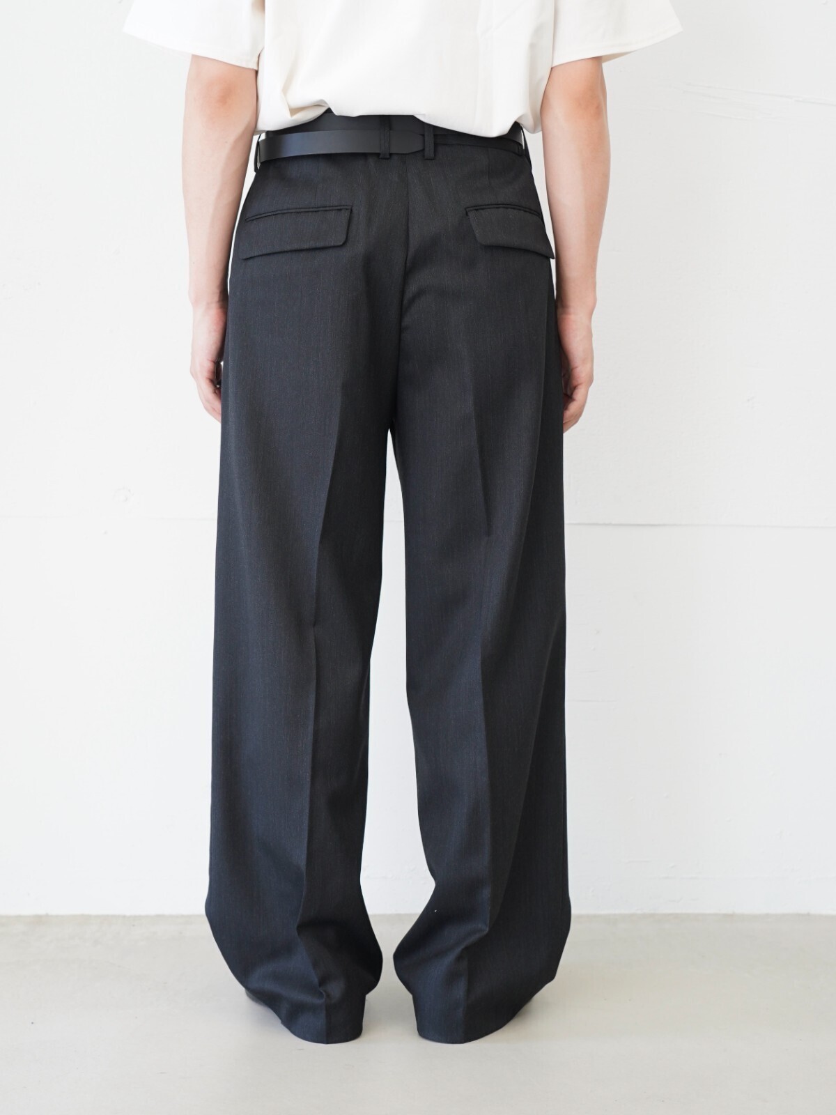 IRENISA MENS TWO TUCKS WIDE TROUSERS (25AW) IMAGE3