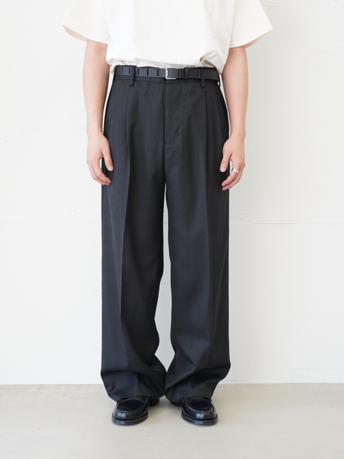 IRENISA 男士 TWO TUCKS WIDE TROUSERS (25AW) 图片1