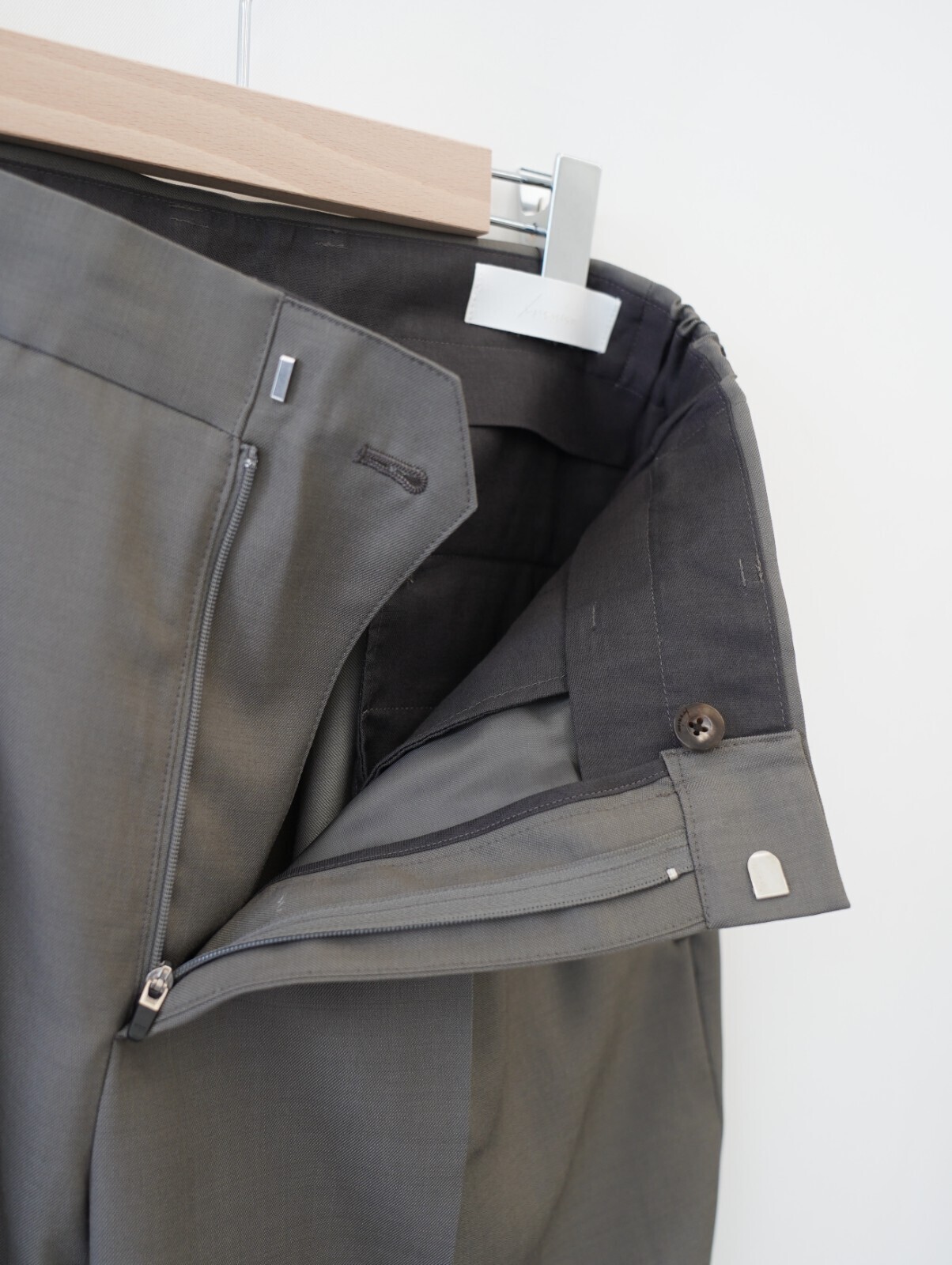 IRENISA MENS TWO TUCKS WIDE TROUSERS (25AW) IMAGE22