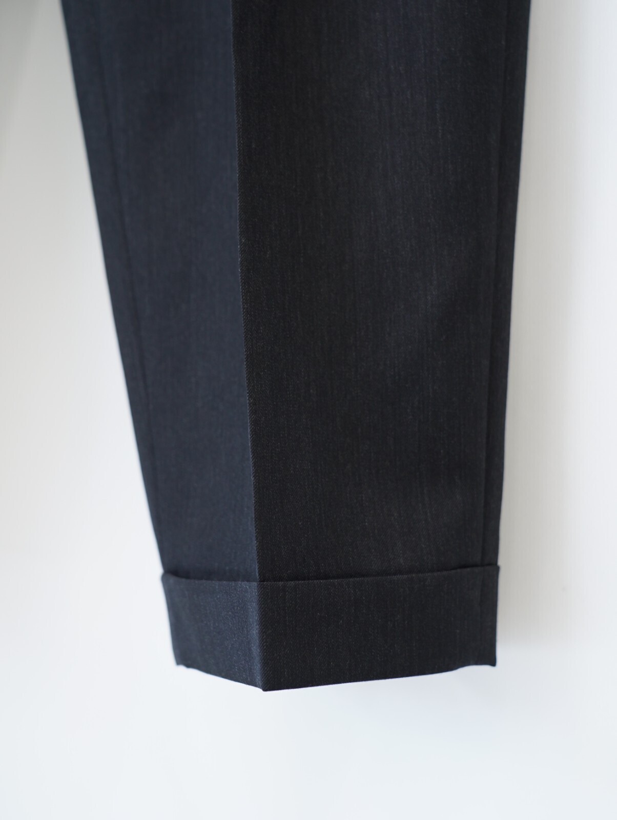 IRENISA 男士 TWO TUCKS TAPERED TROUSERS 图片5