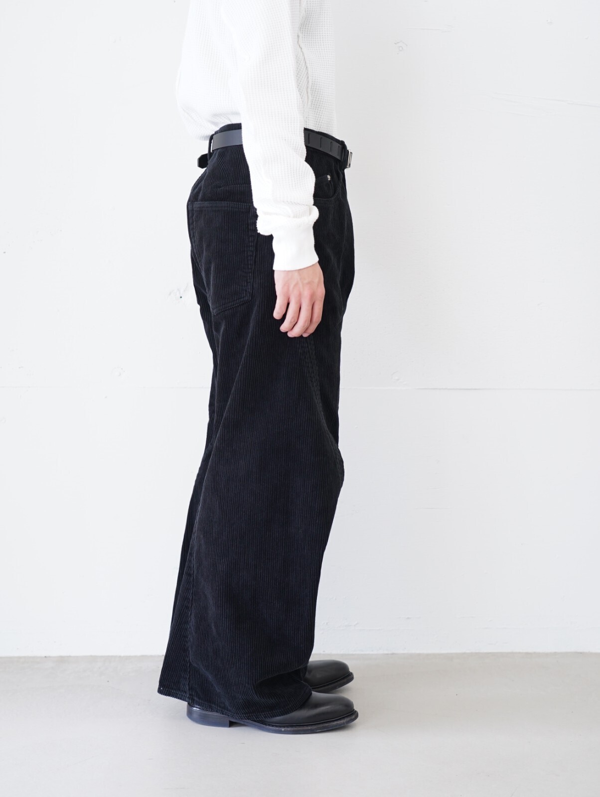 NVRFRGT　CORDUROY 3D TWISTED 5P PANTS NVRFRGT】CORDUROY 3D TWISTED 5P PANTS - メルカリ