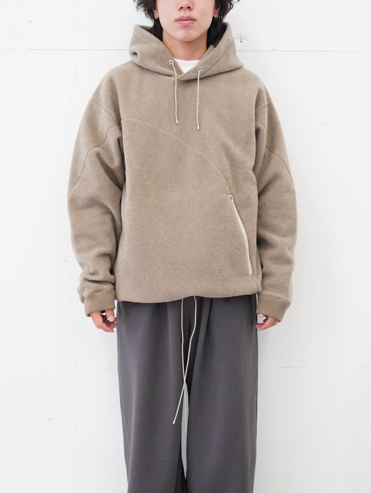 Abelia Edoward Goucha 남성 FRACTURE HOODIE 이미지2