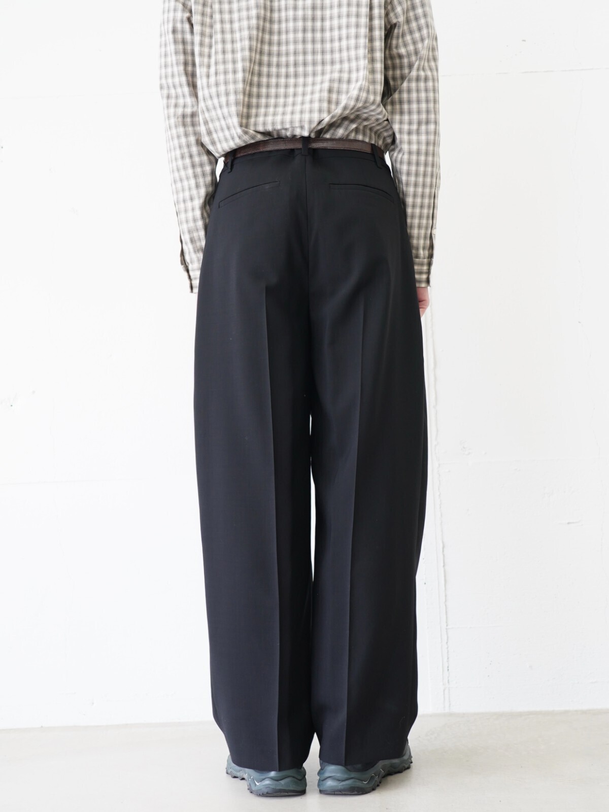 BISOWN 남성 Suoer120's WO PLEATS TUCK SLACKS 이미지4