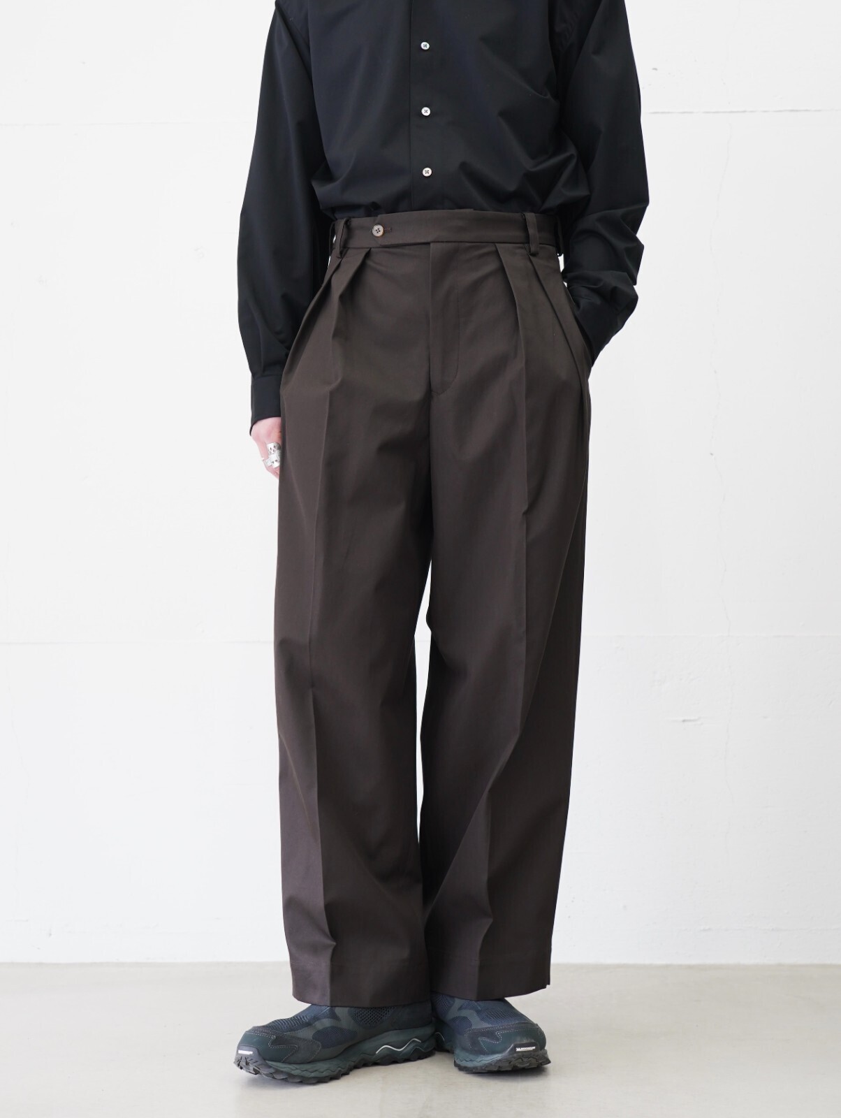 BISOWN 男士 COTTON GABA 2TUCK WIDE SLACKS 圖片1