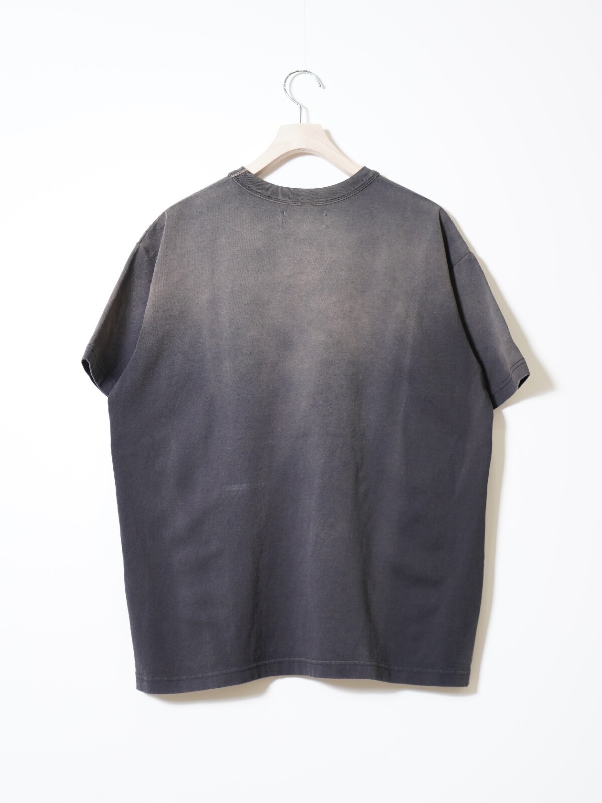 ダイリク メンズ "BUTTON EYE DOLL" サンバーンハーフスリーブタグTシャツ 画像2