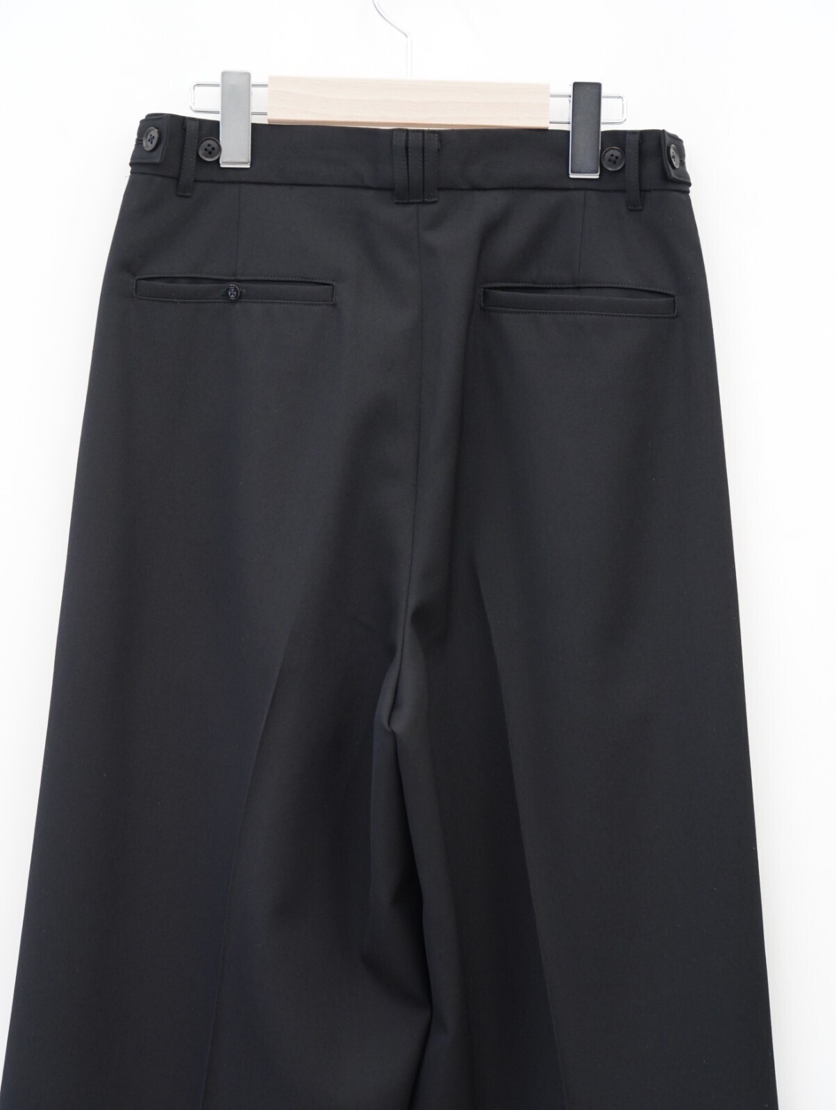 YOKE 남성 3pleated Wide-leg Trousers 이미지4