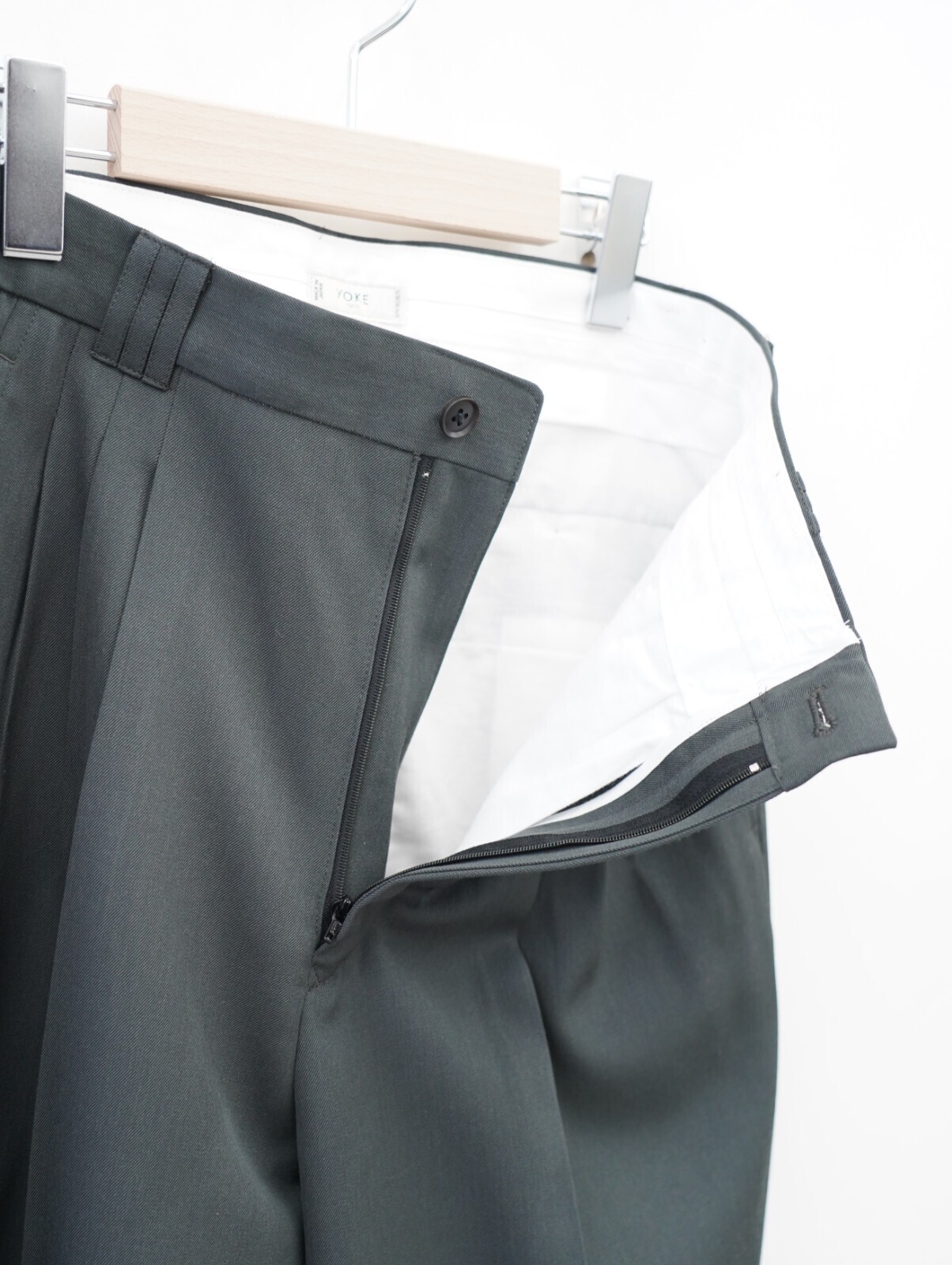 YOKE 남성 3pleated Wide-leg Trousers 이미지12