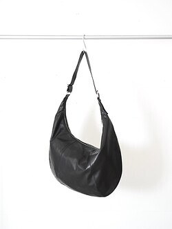 YOKE WOMENS & MENS Calf Leather Circle Bag IMAGE2