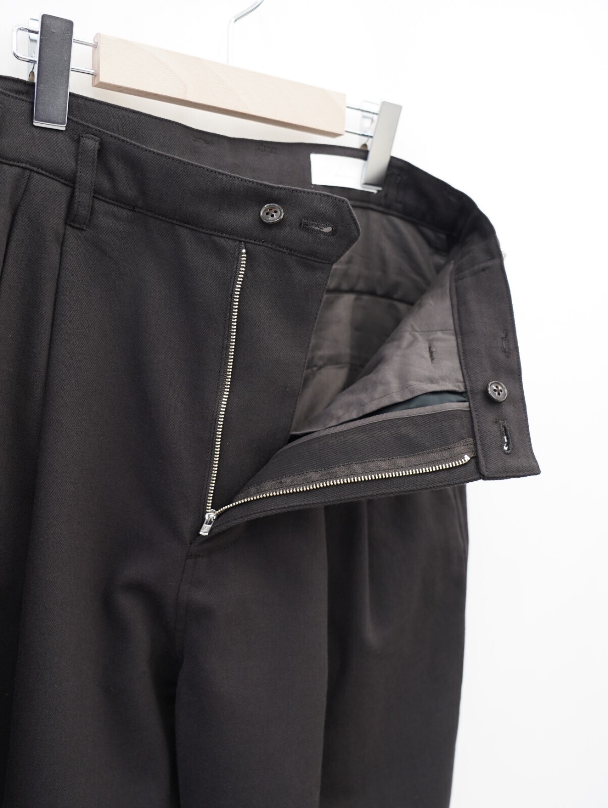 IRENISA 男士 TWO TUCKS BUGGY PANTS 圖片11