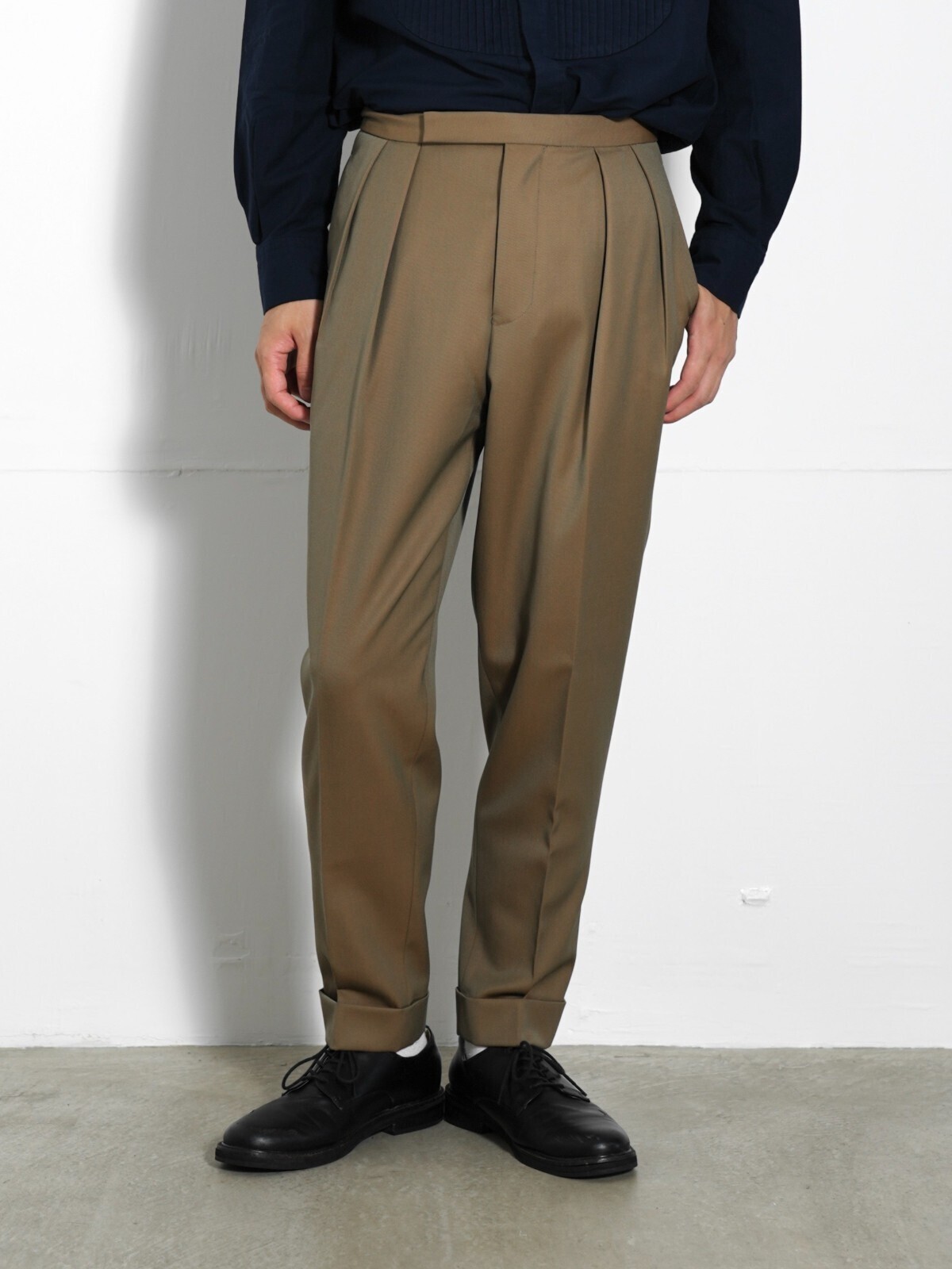 :colon MENS 2in-Pleats Beltless Slacks - Wool Solano IMAGE1